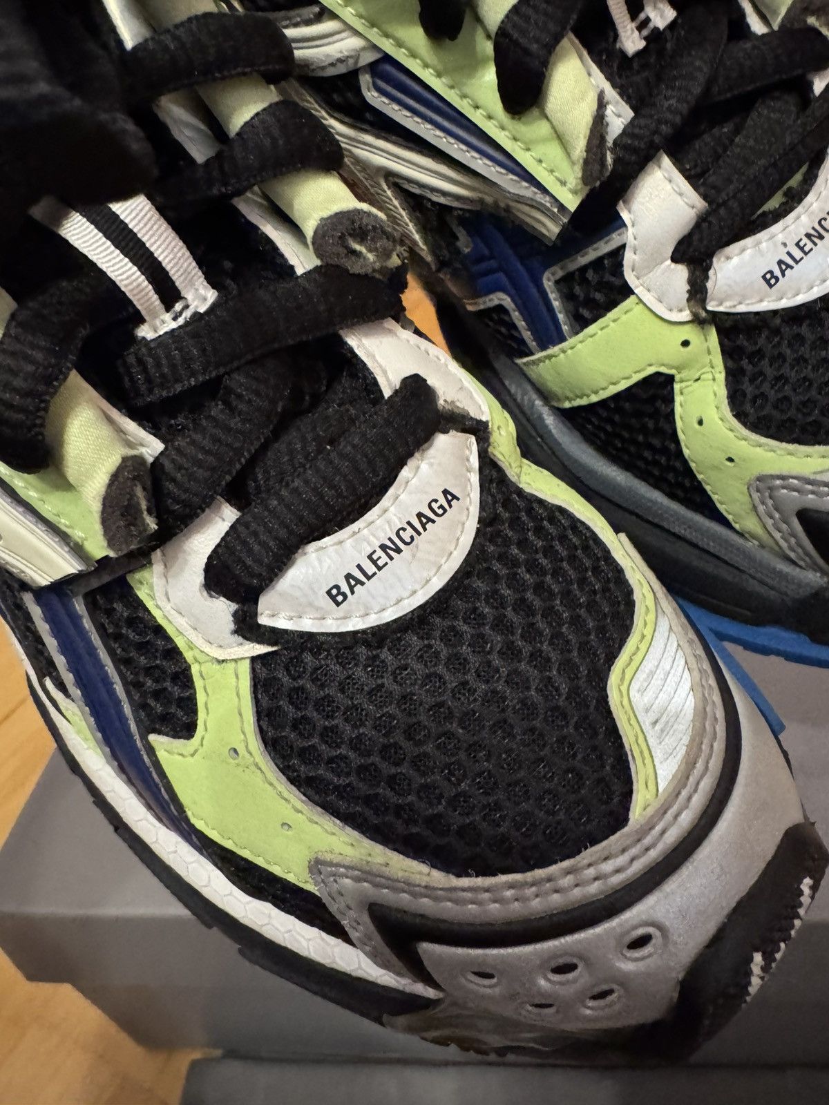 Balenciaga Balenciaga Runner Green Blue Black Size US 8 / EU 41 - 12 Thumbnail