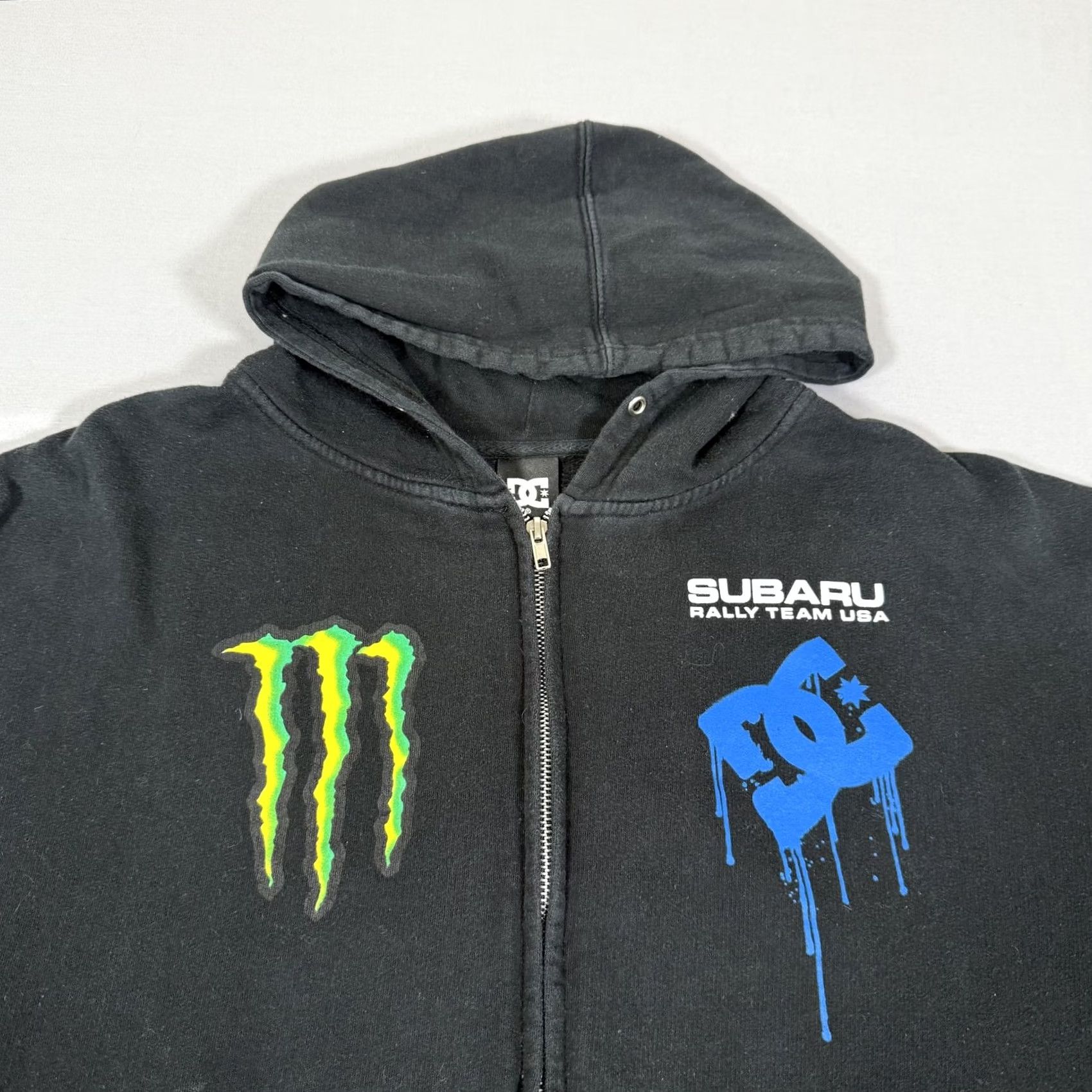 Vintage DC Shoes Hoodie Mens Large Black Subaru Rally Team Monster Energy Block 43 Full Zip Graphic Print Hoodie Sweatshirt Size US L / EU 52-54 / 3 - 2 Thumbnail