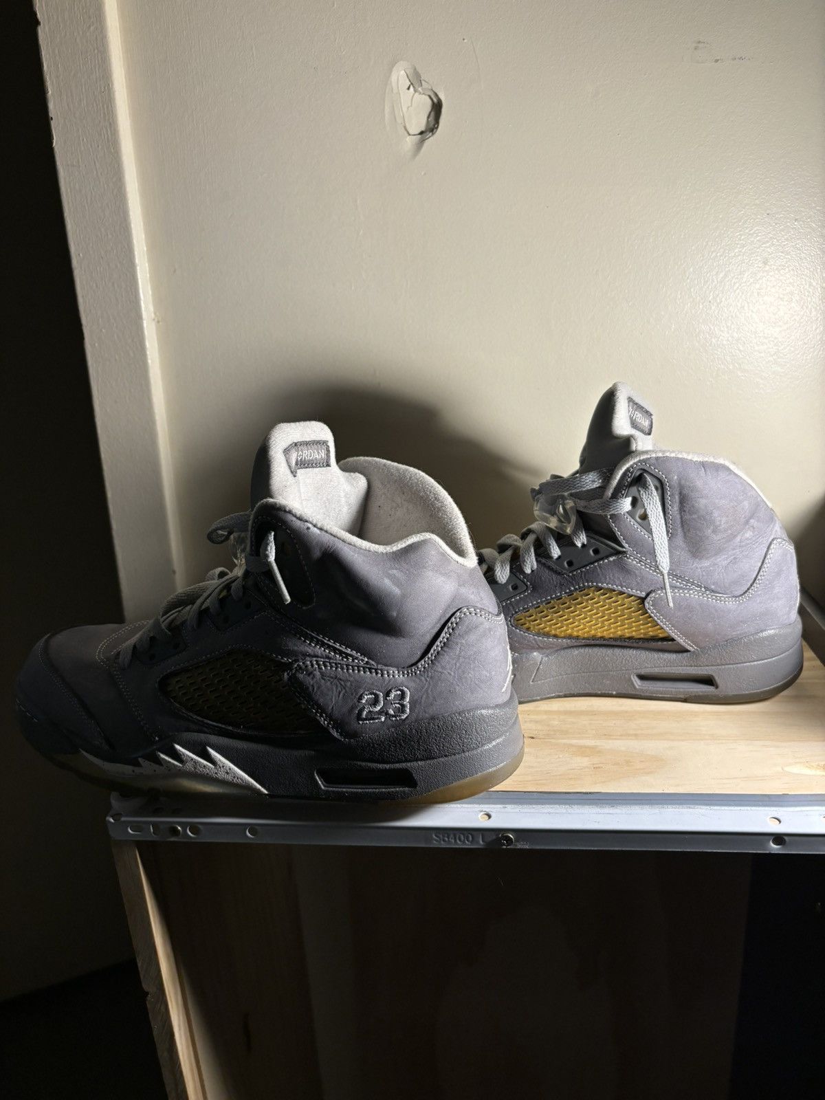 Jordan Brand Jordan 5 Wolf Grey Size US 9.5 / EU 42-43 - 5 Thumbnail
