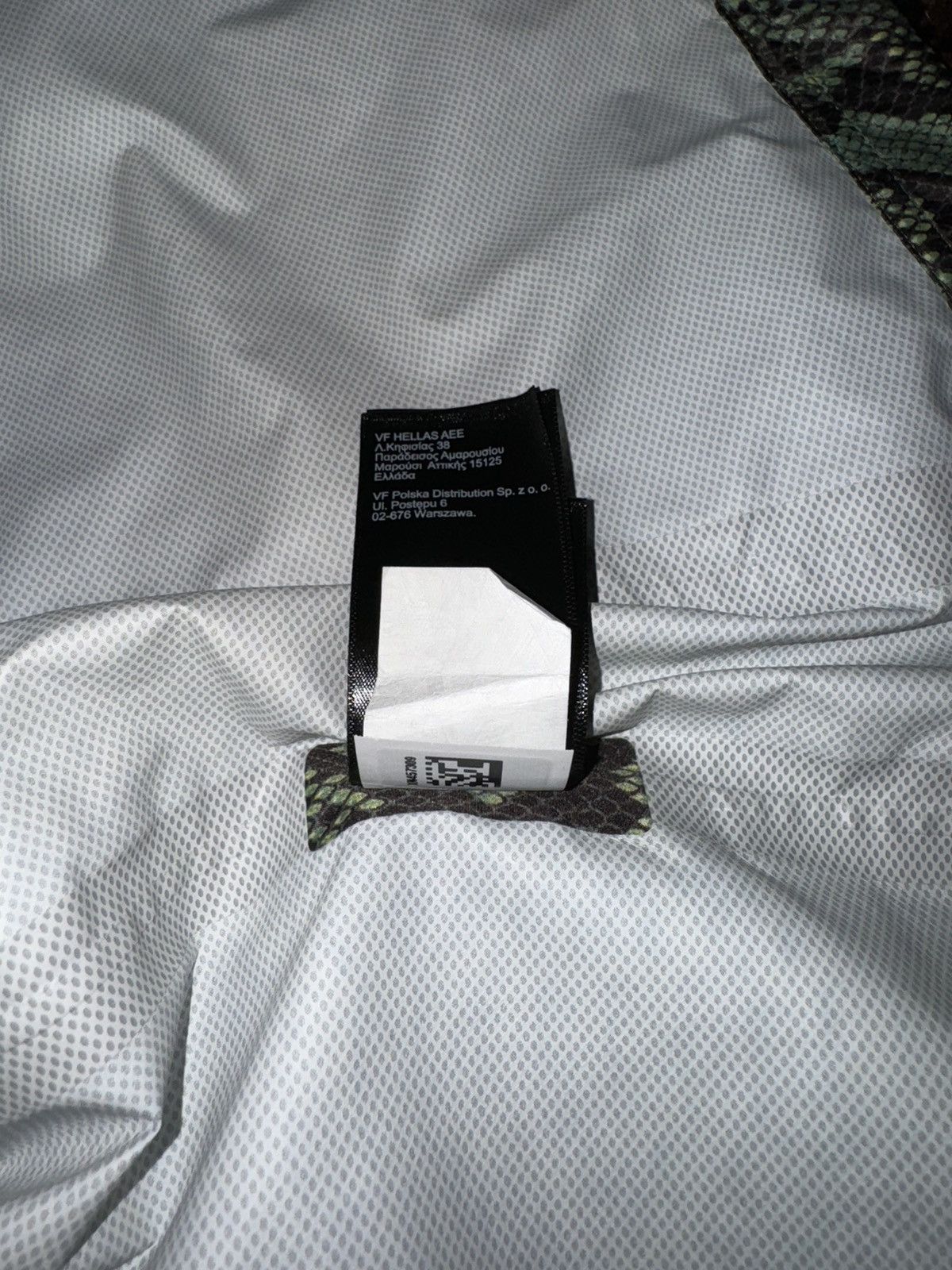 SUPREME THE NORTH FACE SNAKE SKIN TAPED SEAM COACHES JACKET