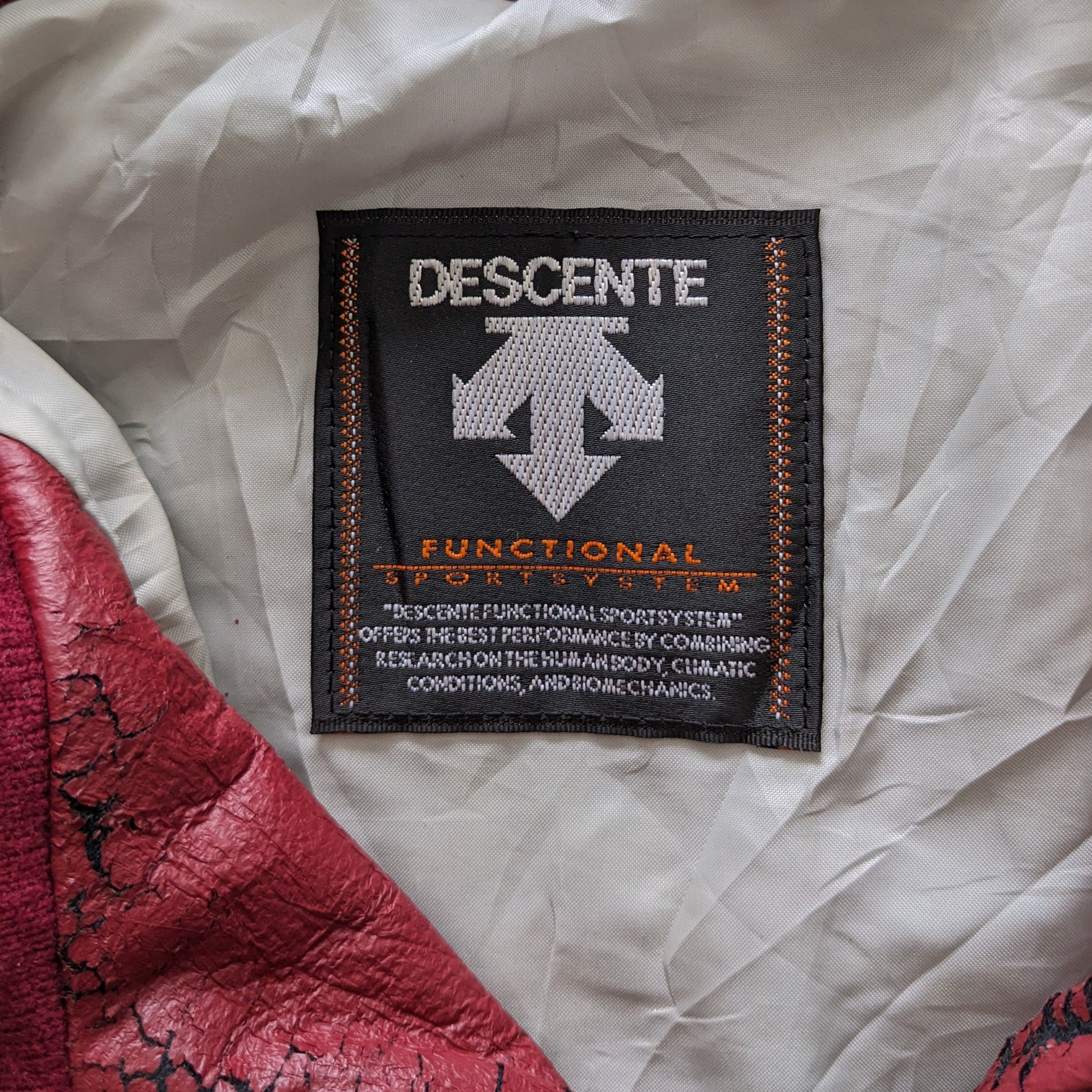 Descente Vintage DESCENTE COOLPLOWS Sports Bomber Jacket Size US L / EU 52-54 / 3 - 7 Thumbnail
