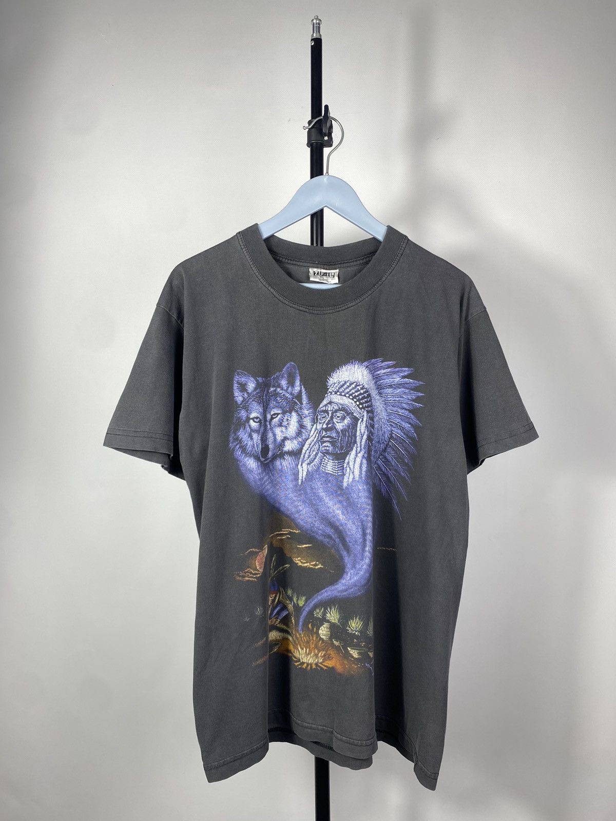Native × Vintage Vintage 90s USA rare Indian Wolf Faded t-shirt Size US L / EU 52-54 / 3 - 1 Thumbnail