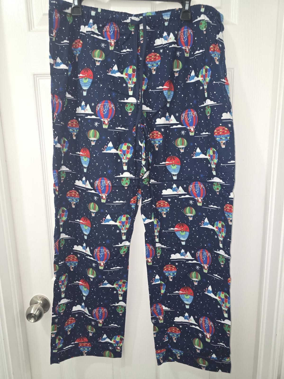 Unknown London Unisex Two-Piece Pajama Set with Hot Air Balloon Print Size ONE SIZE - 5 Thumbnail