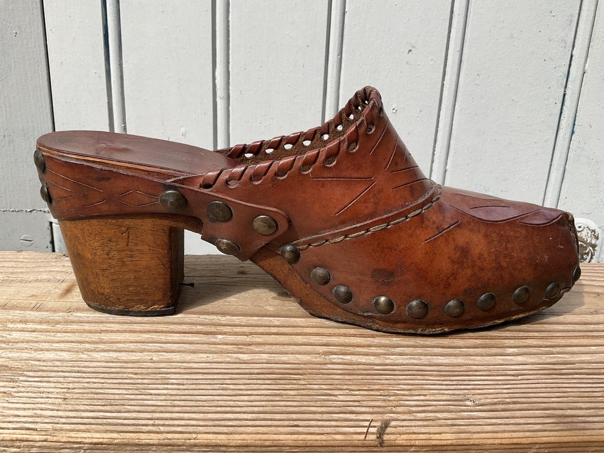 Vintage Vintage 60's clogs in leather and wood Size US 10 / IT 40 - 1 Thumbnail