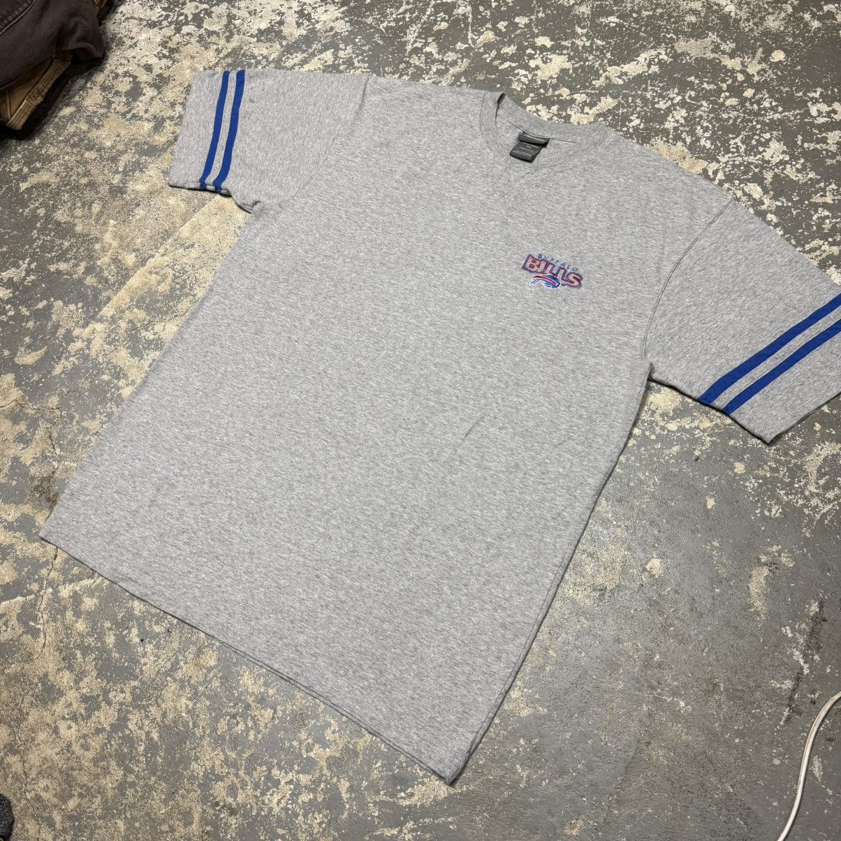 Other Vintage The Edge Buffalo Bills Embroidered NFL Grey Tshirt Size US L / EU 52-54 / 3 - 2 Thumbnail