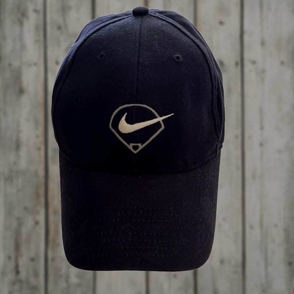 Nike VINTAGE Nike Swoosh Baseball Diamond Hat Adjustable Dark Blue Gray Label Men Adjustable Cotton Hat Diamond Baseball Mens Size ONE SIZE - 1 Thumbnail