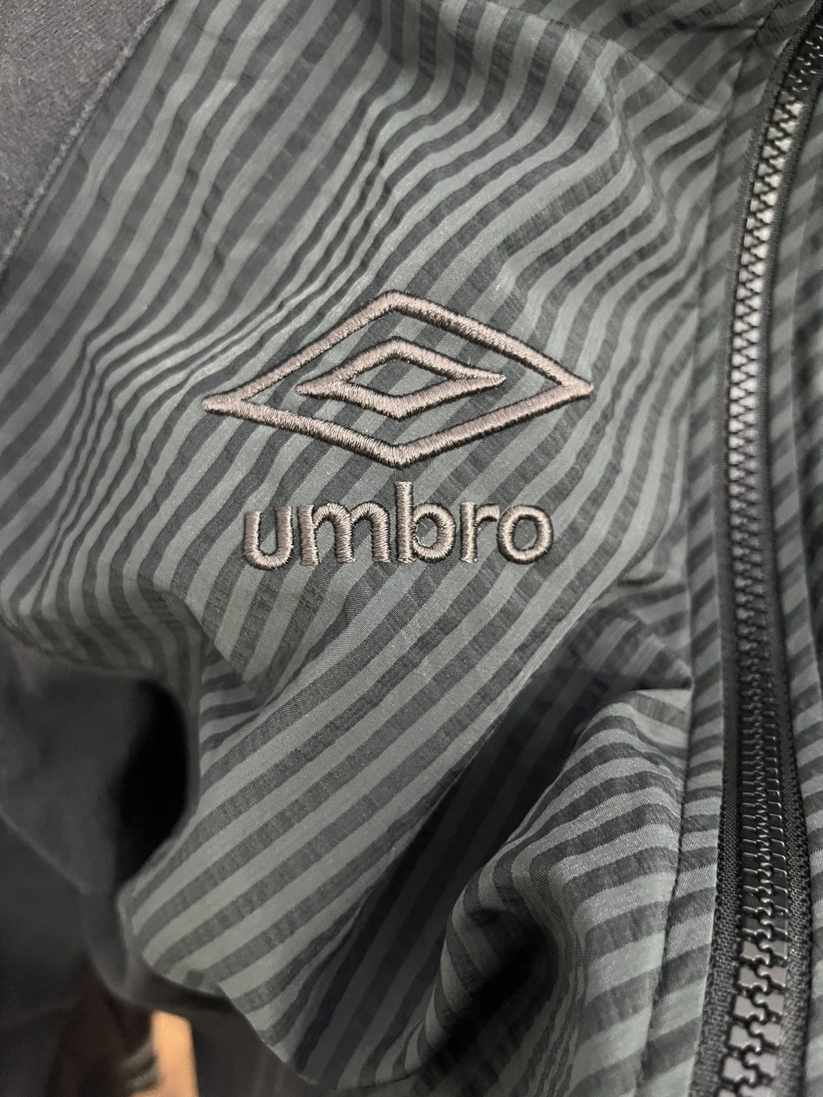 Umbro Umbro Descente Track Jacket Stripe Panel Black Size US M / EU 48-50 / 2 - 4 Thumbnail