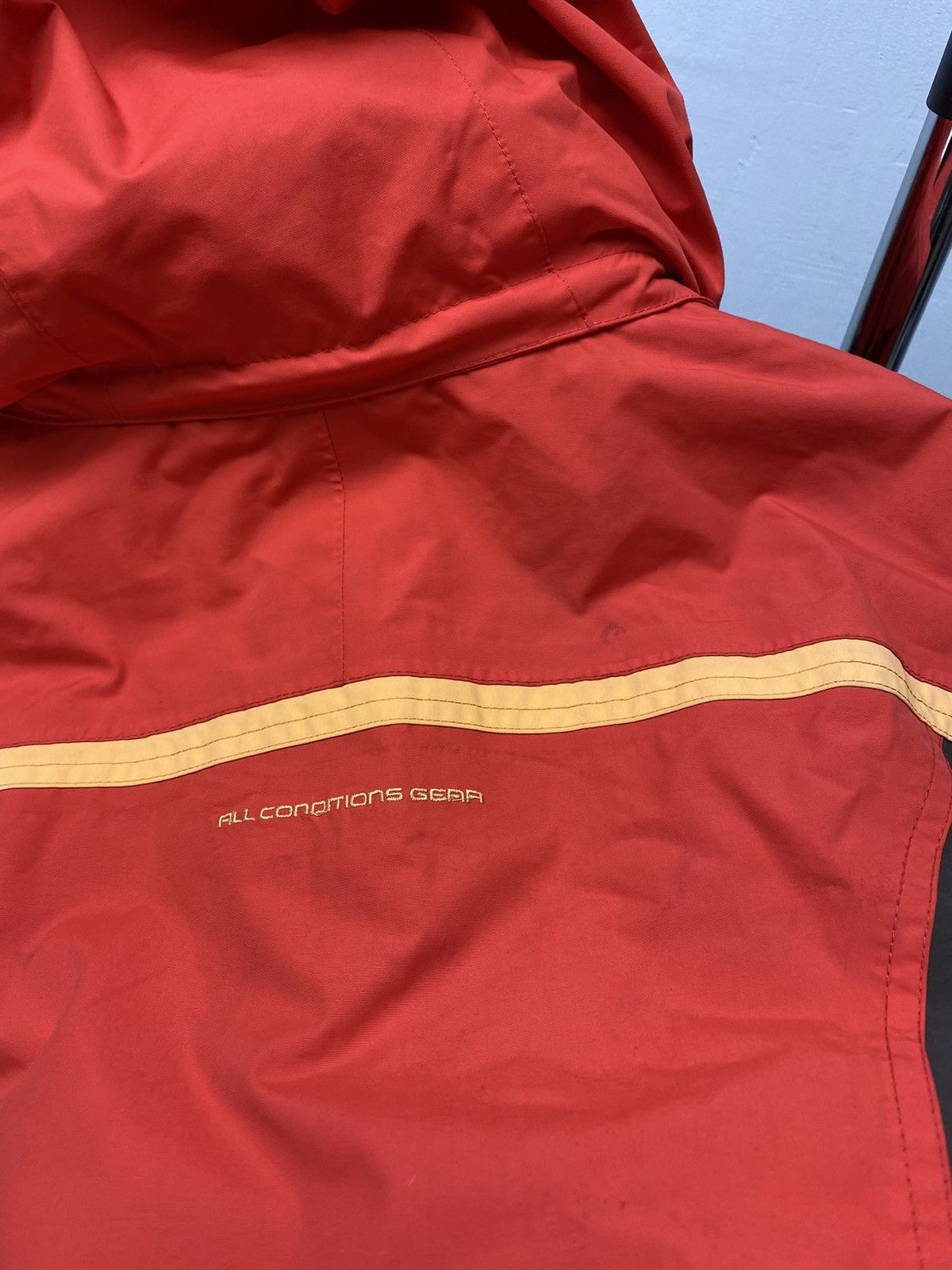 Nike ACG × Vintage Vintage Nike ACG Red Gorpcore Jacket Y2K M Size M / US 6-8 / IT 42-44 - 25 Thumbnail