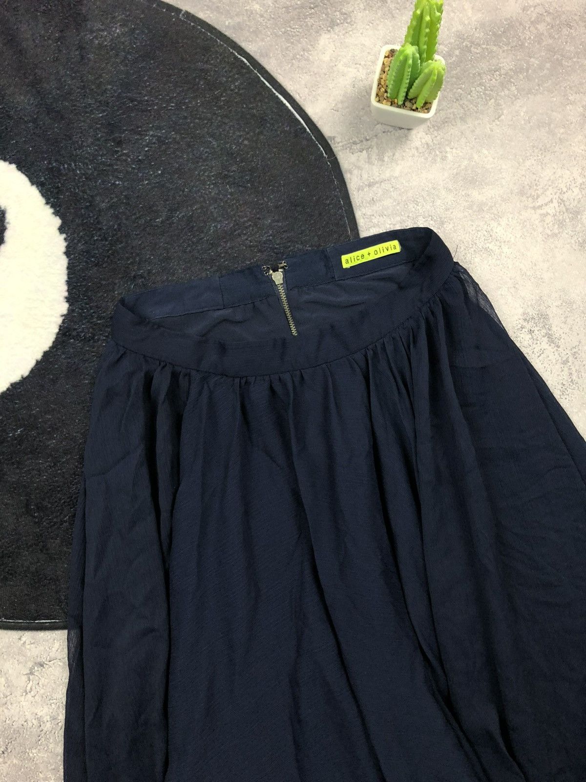 Alice + Olivia ALICE + OLIVIA Long Hype Lush Streetwear Luxury Skirt Punk Size 29" - 5 Thumbnail