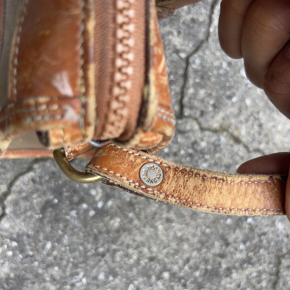 Dooney & Bourke Vintage 90s DOONEY & BURKE Leather Crossbody Bag Size ONE SIZE - 6 Thumbnail