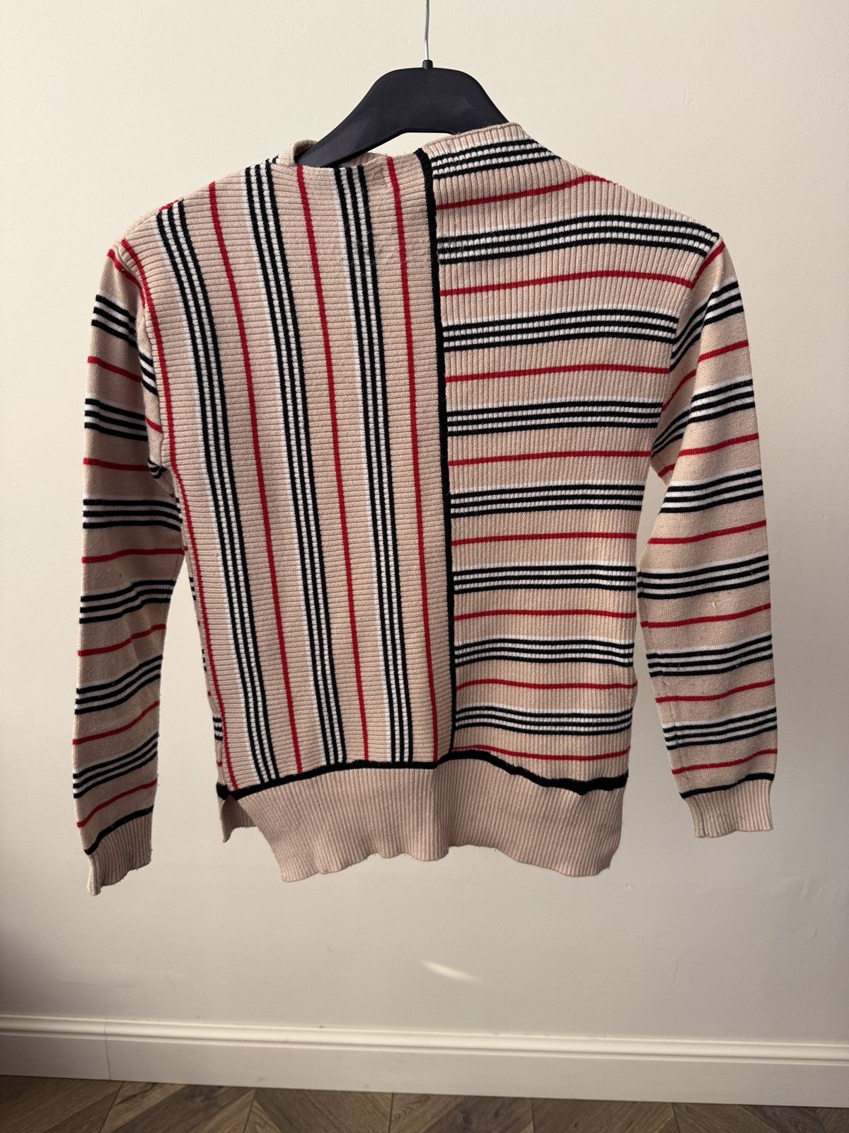 Burberry Vintage Burberry Women’s Beige Nova Stripe Sweater Size S / US 4 / IT 40 - 8 Thumbnail