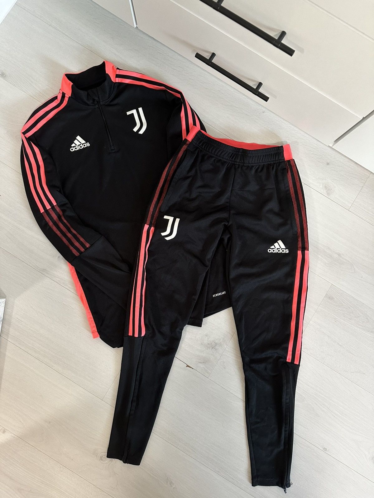 Adidas Juventus 2021/22 Soccer Training Track Suit men’s