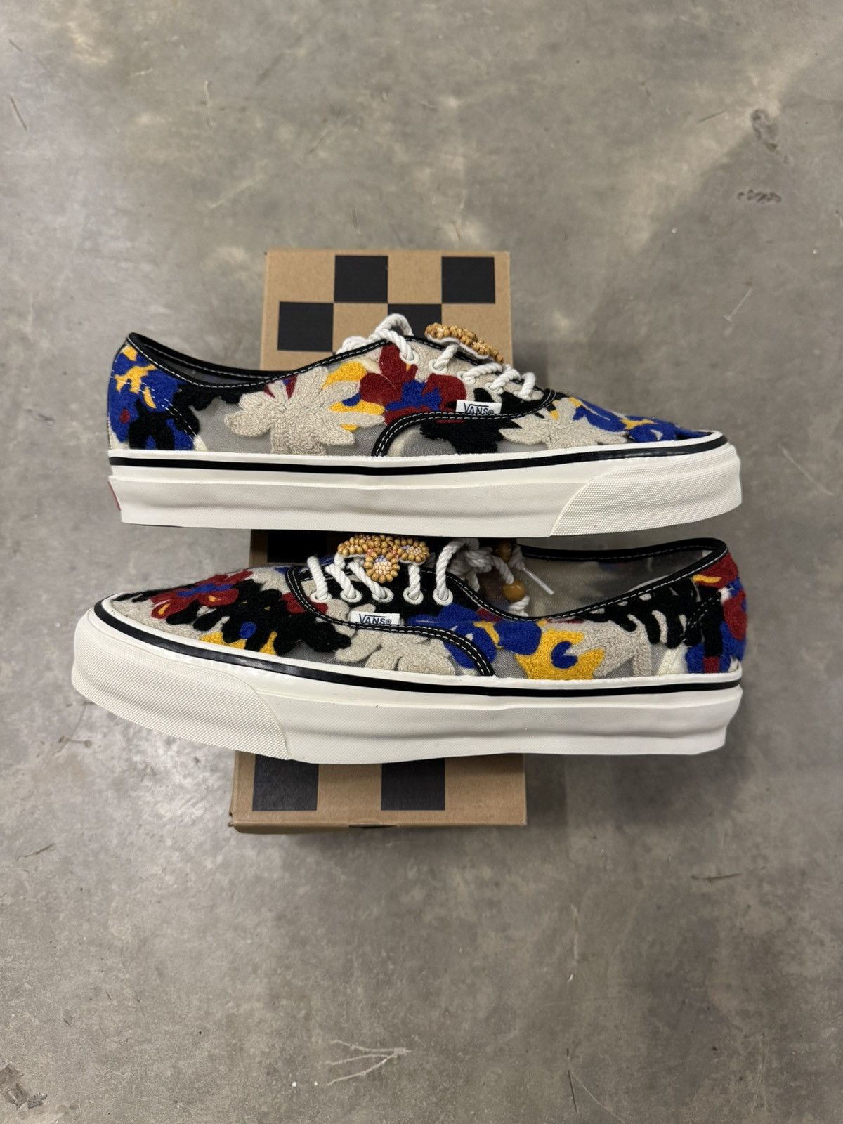 Vans Vans Authentic Premium Needlework White Red Blue Size 12 Size US 12 / EU 45 - 2 Thumbnail