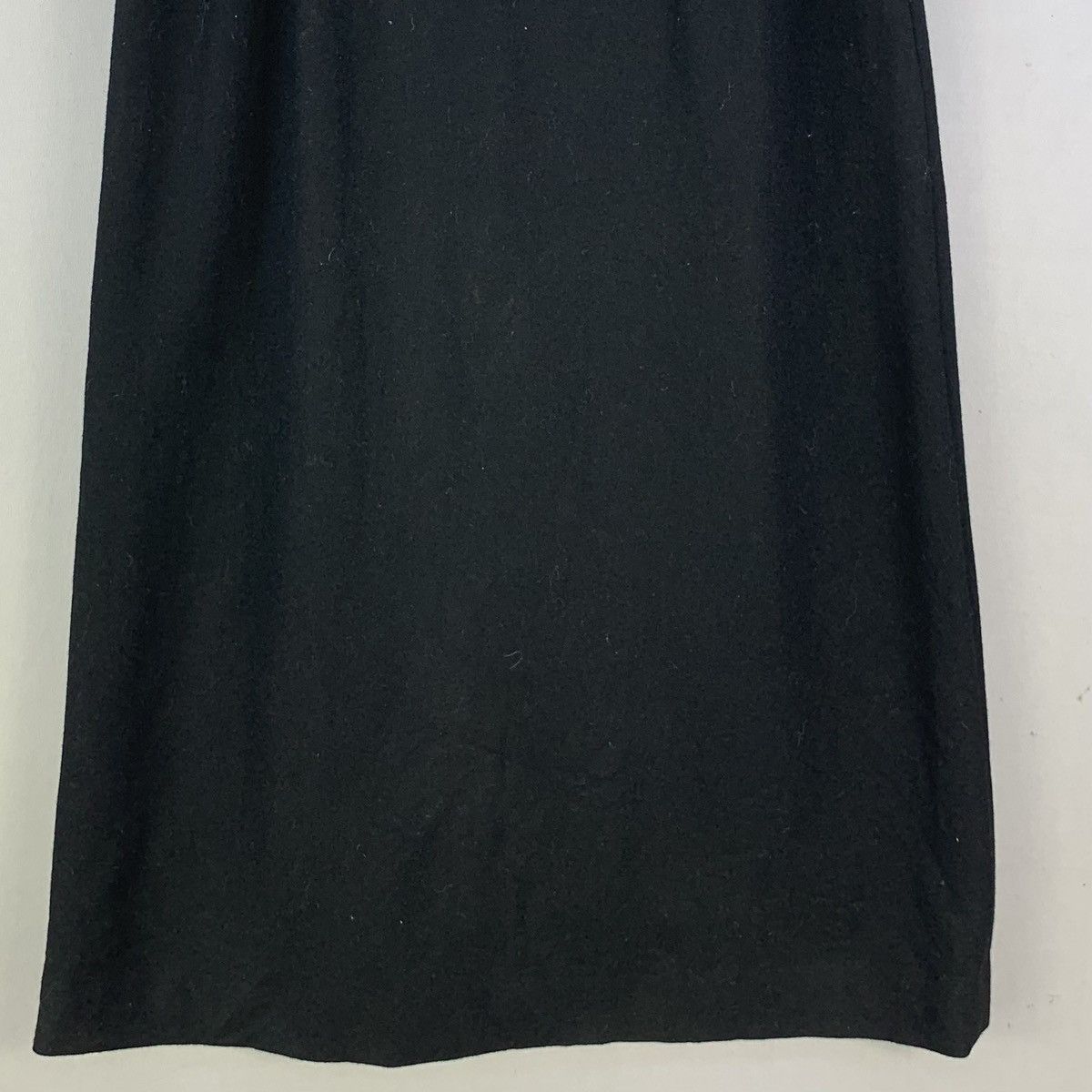 Michael Kors Michael Kors Vintage Black Midi Skirt Front Buckle Strap Size 28" / US 6 / IT 42 - 12 Thumbnail