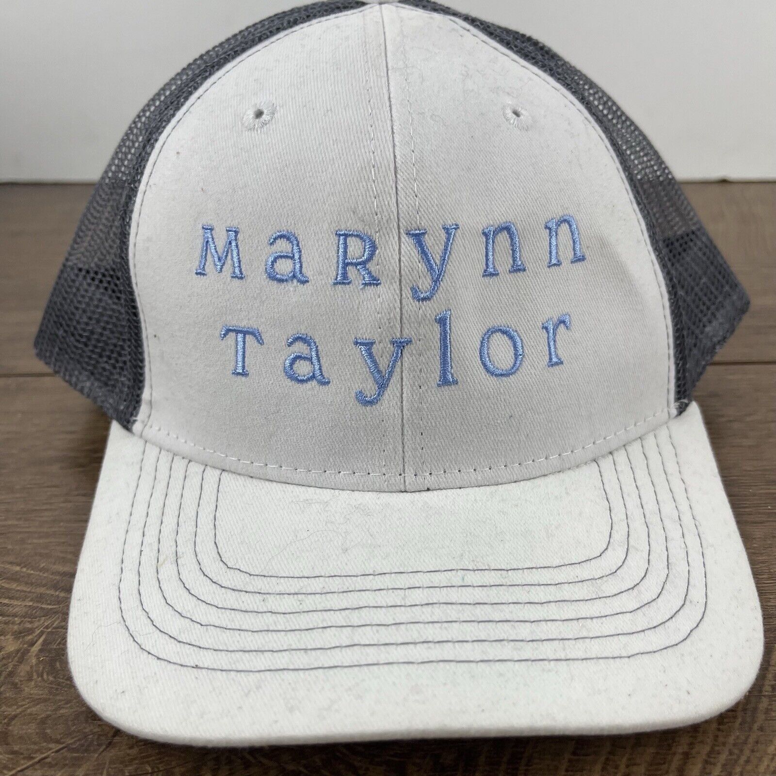 Other Marynn Taylor Hat Adjustable Hat White Adjustable Hat White Size ONE SIZE - 6 Thumbnail