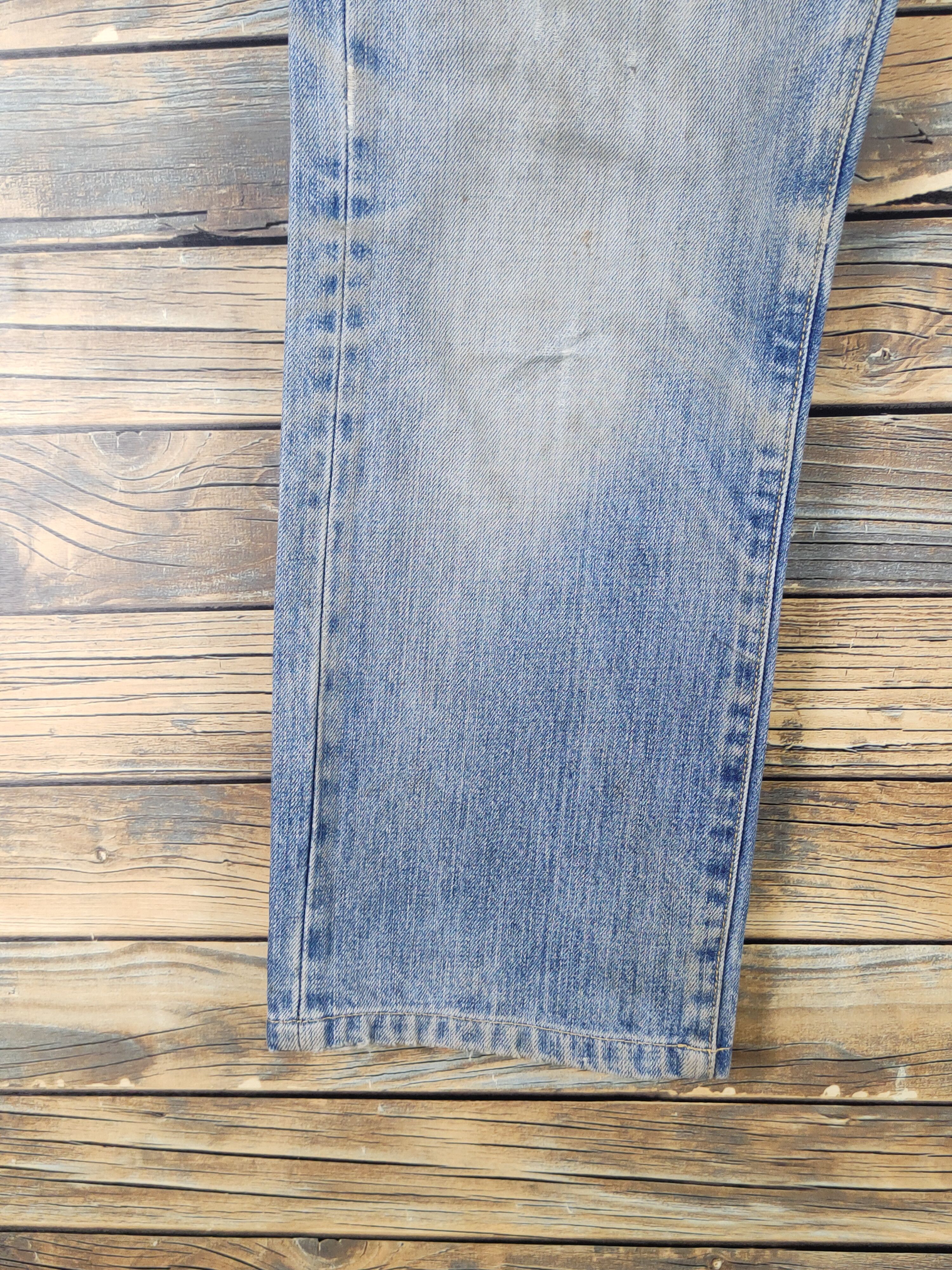 Japanese Brand Uniqlo Blue Distressed Ripped denim Jeans #W1710 Size US 30 / EU 46 - 4 Thumbnail