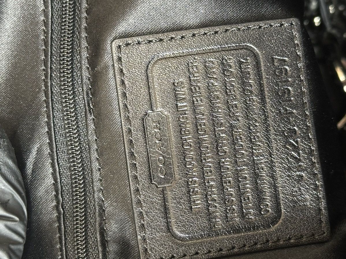 Coach patent leather stitched 2WAY shoulder bag.