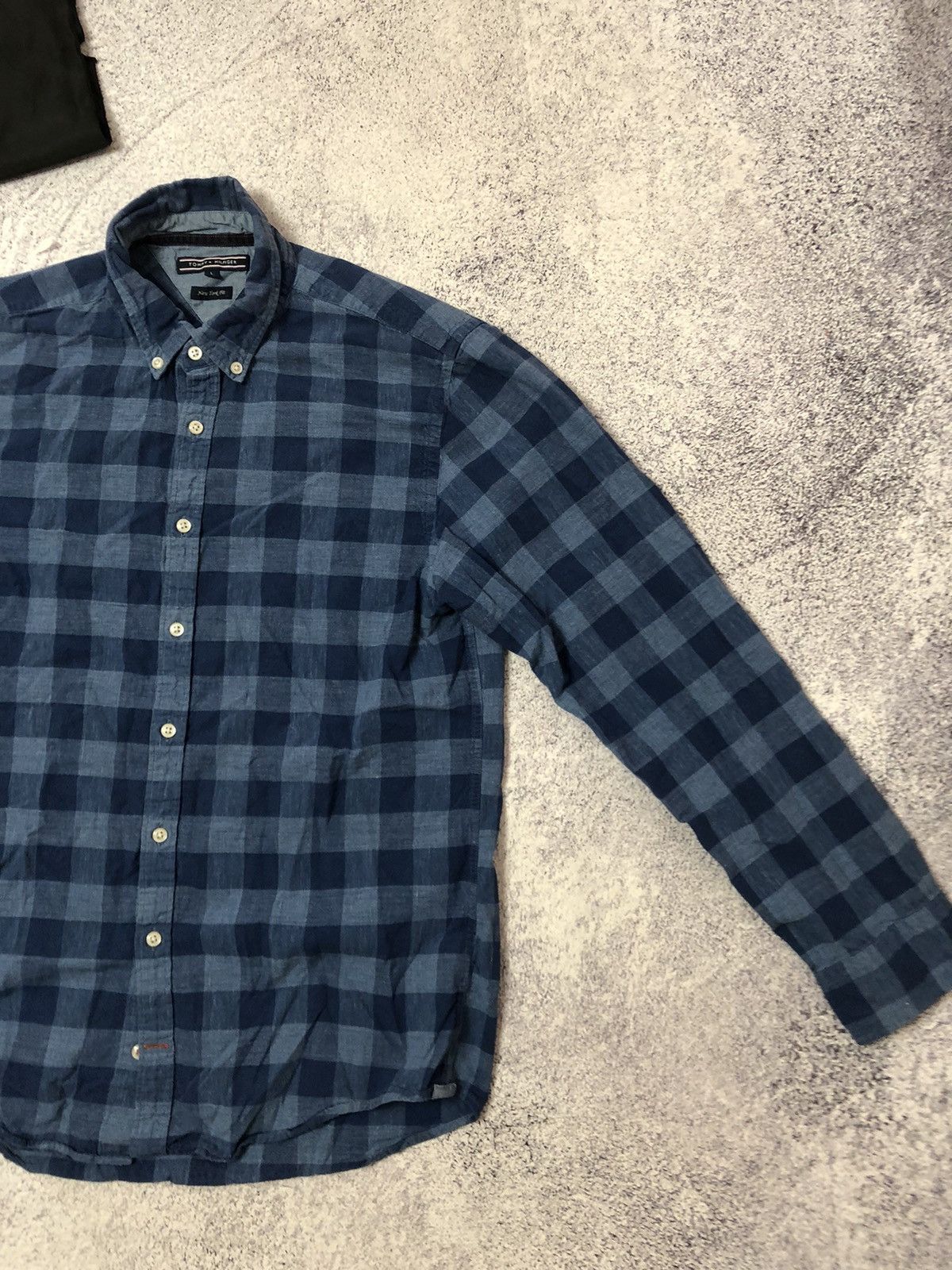 Tommy Hilfiger × Vintage Men’s shirt Tommy Hilfiger size L Size US L / EU 52-54 / 3 - 2 Thumbnail