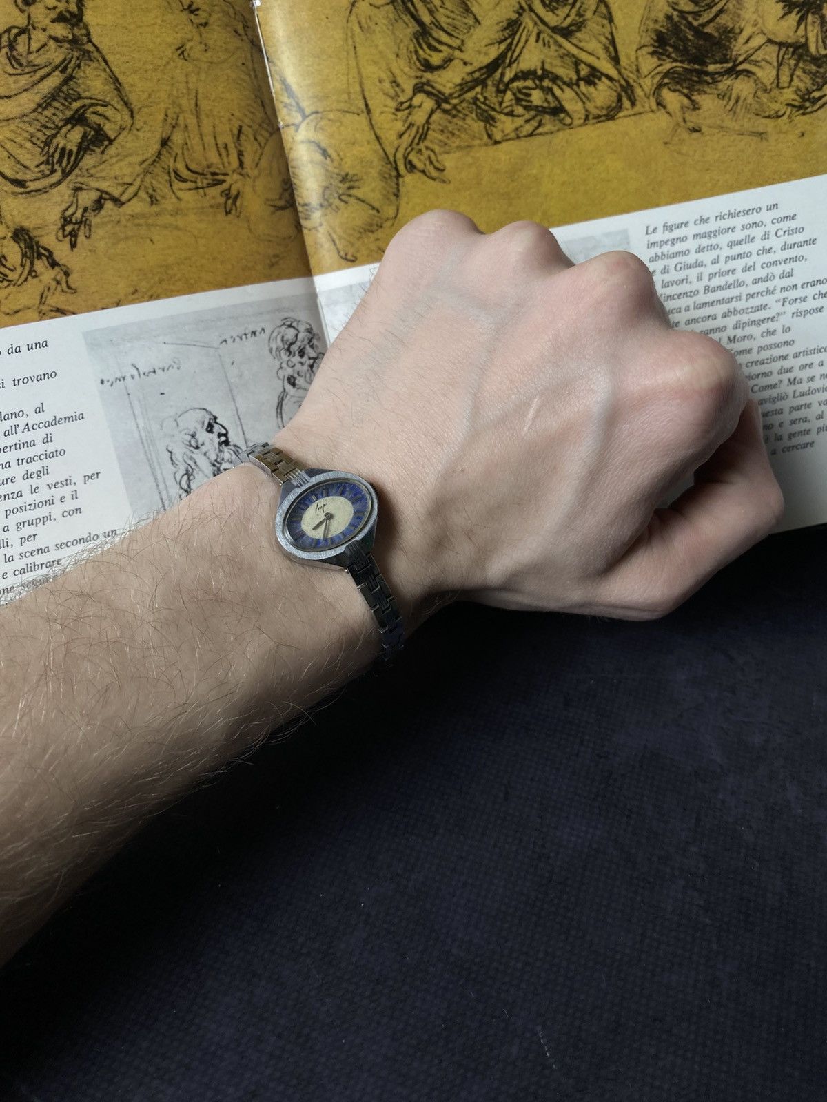 Hysteric Glamour Luch Blue Dial Watch Vintage Retro Rare USSR Size ONE SIZE - 1 Thumbnail