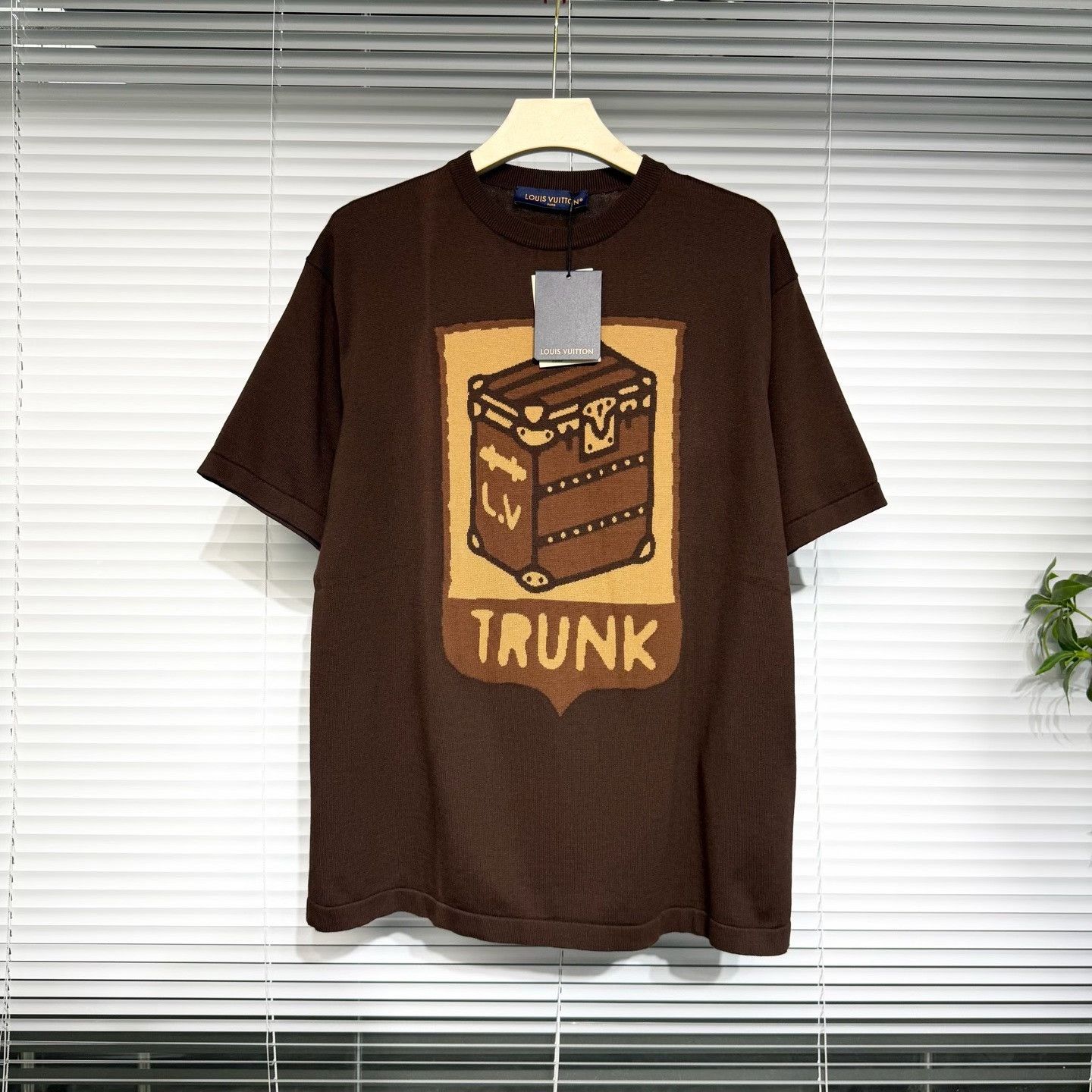 Louis Vuitton LV 2025 Pharrell Trunk Knit Tee Size US L / EU 52-54 / 3 - 1 Thumbnail