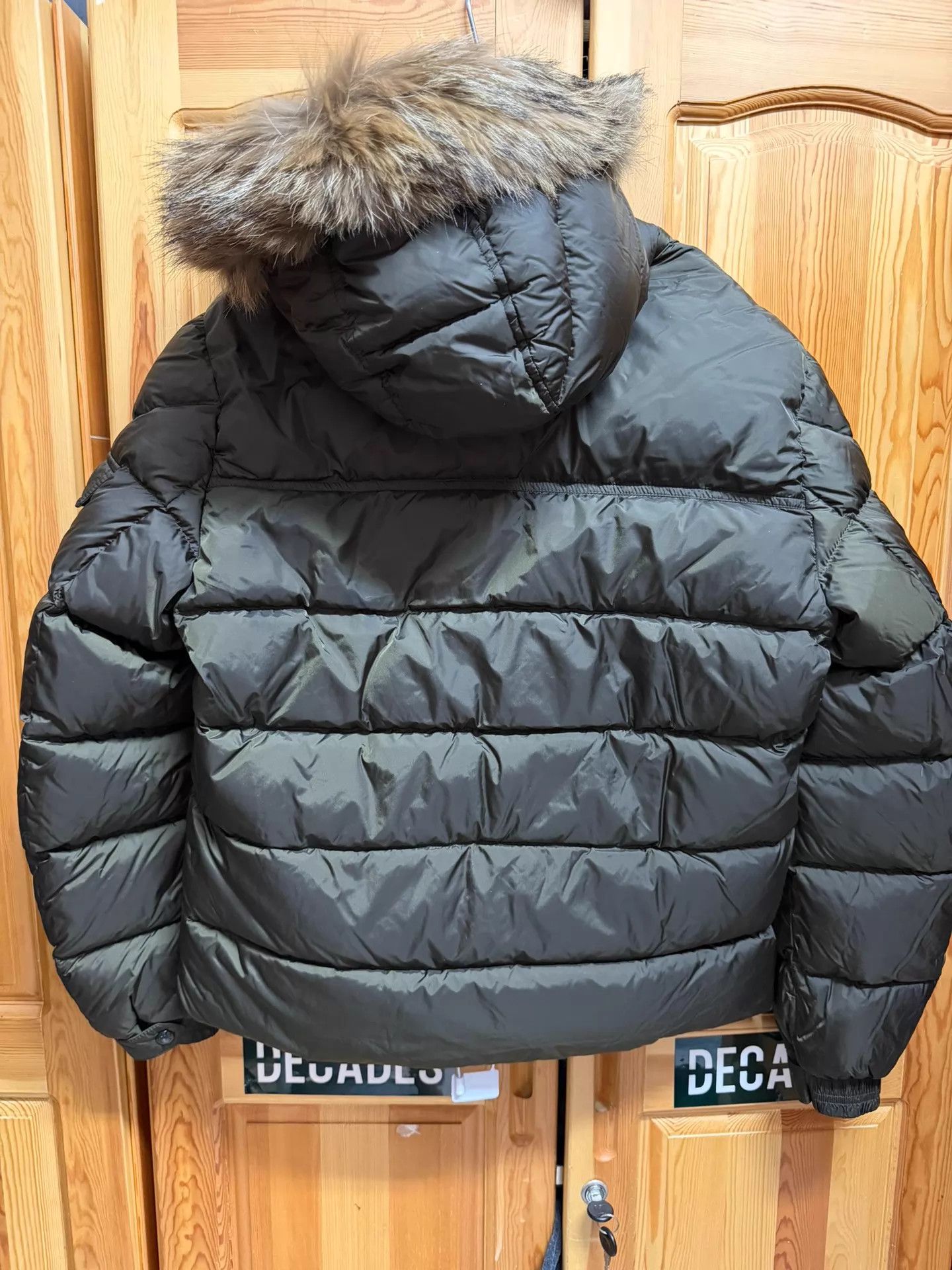 Moncler Moncler Big Fur Collar Down Jacket Size 2 Size M / US 6-8 / IT 42-44 - 3 Thumbnail