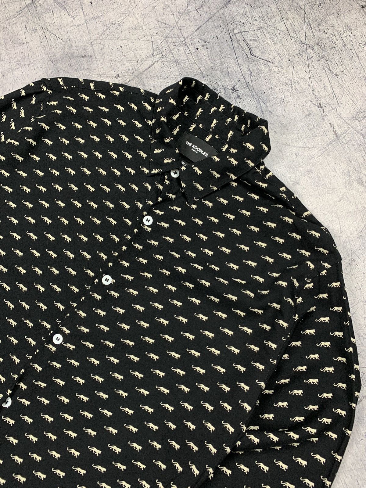 The Kooples The Kooples Paris Relaxed Fit 100% Viscose Shirt Monogram Size US M / EU 48-50 / 2 - 4 Thumbnail