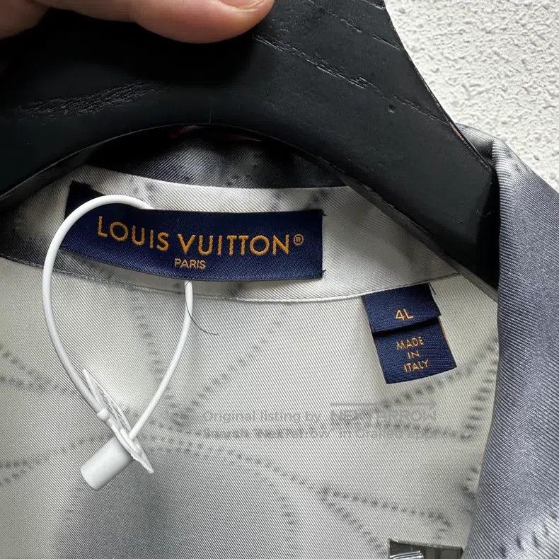 Louis Vuitton Louis Vuitton size 4l SS23 Show Style Ink Style Floral logo Size US M / EU 48-50 / 2 - 3 Thumbnail