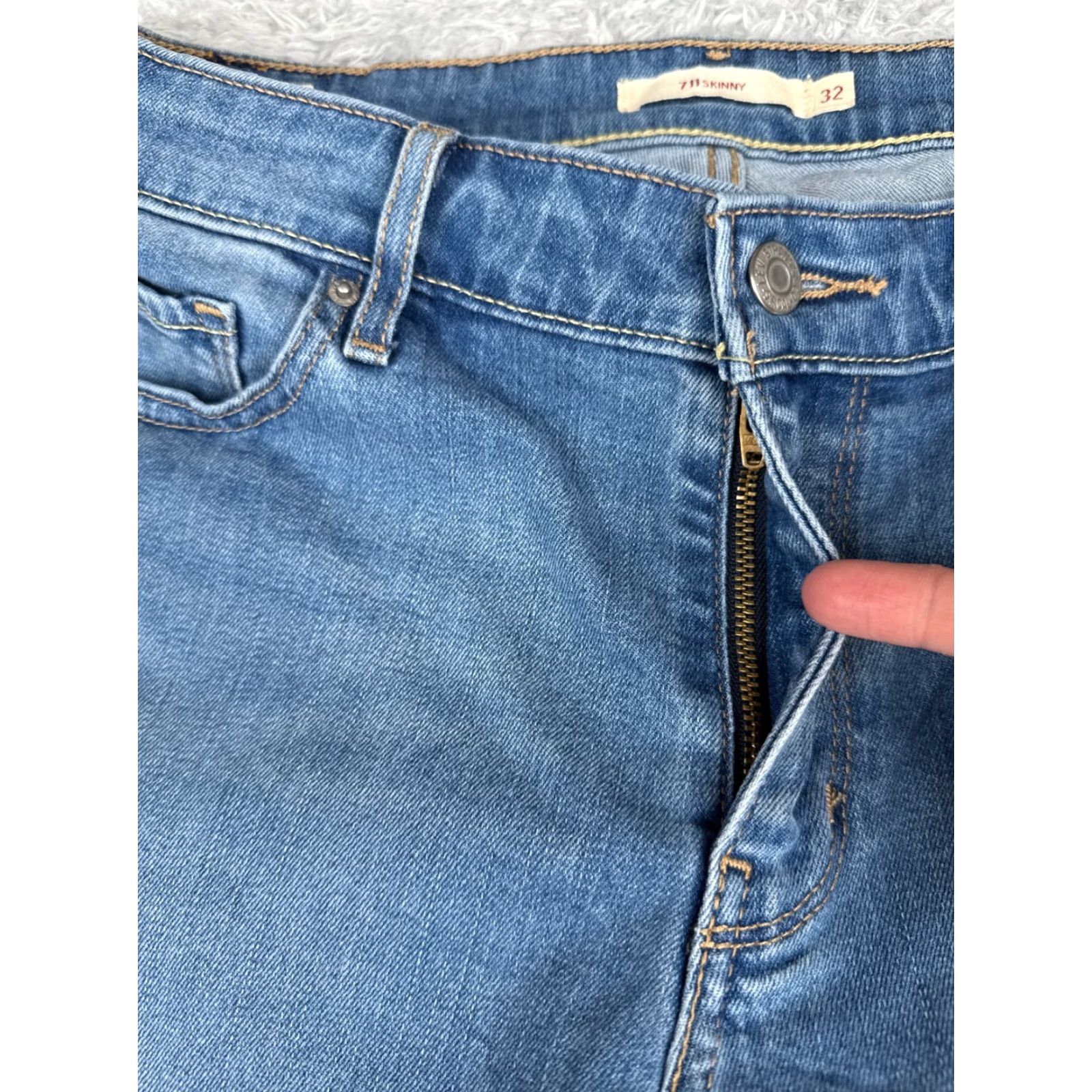 Levi's Levi's 700 Series Women's Skinny Jeans 32x30 Blue Denim Mid Rise Stretch Distressed 90s Vintage Inspired Size 24" / US 00 / IT 34 - 5 Thumbnail