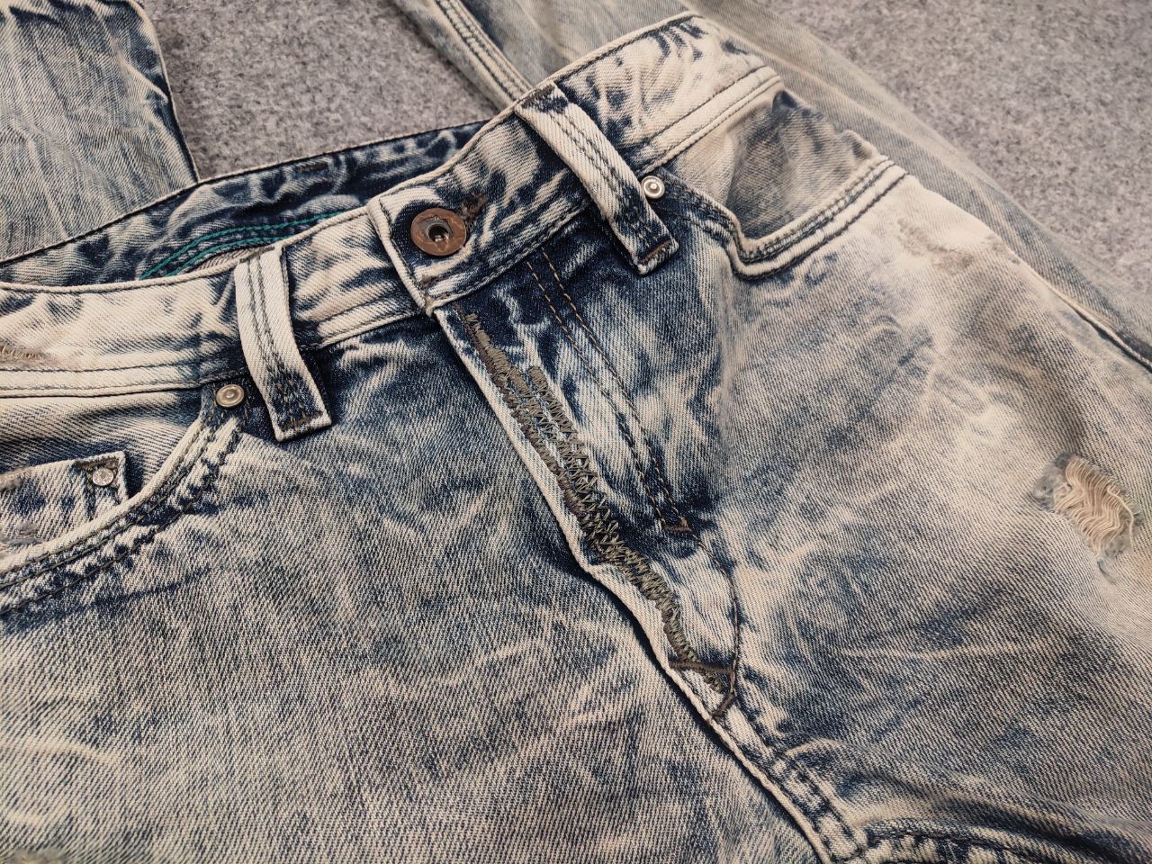 Diesel Diesel Thanaz Vintage Washed Distressed Denim Jeans l.g.b. Size US 30 / EU 46 - 15 Thumbnail