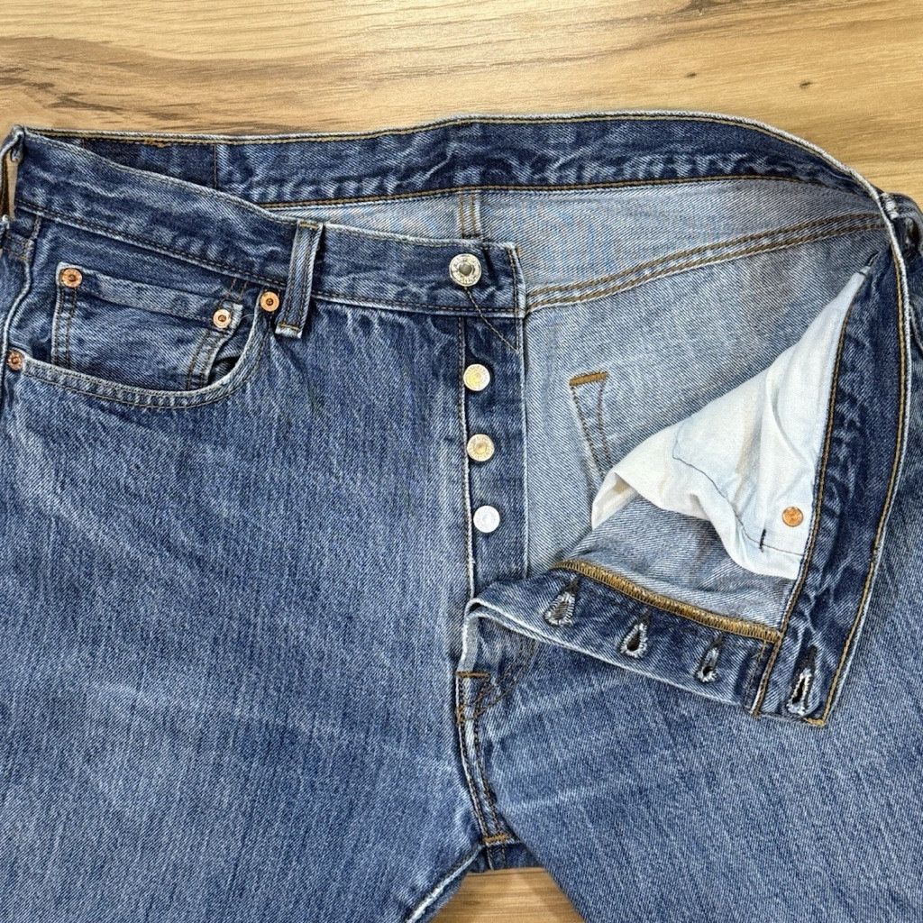 Levi's Levis 501 Original Fit Jeans Men’s W36 L29 Button Fly Size US 36 / EU 52 - 2 Thumbnail