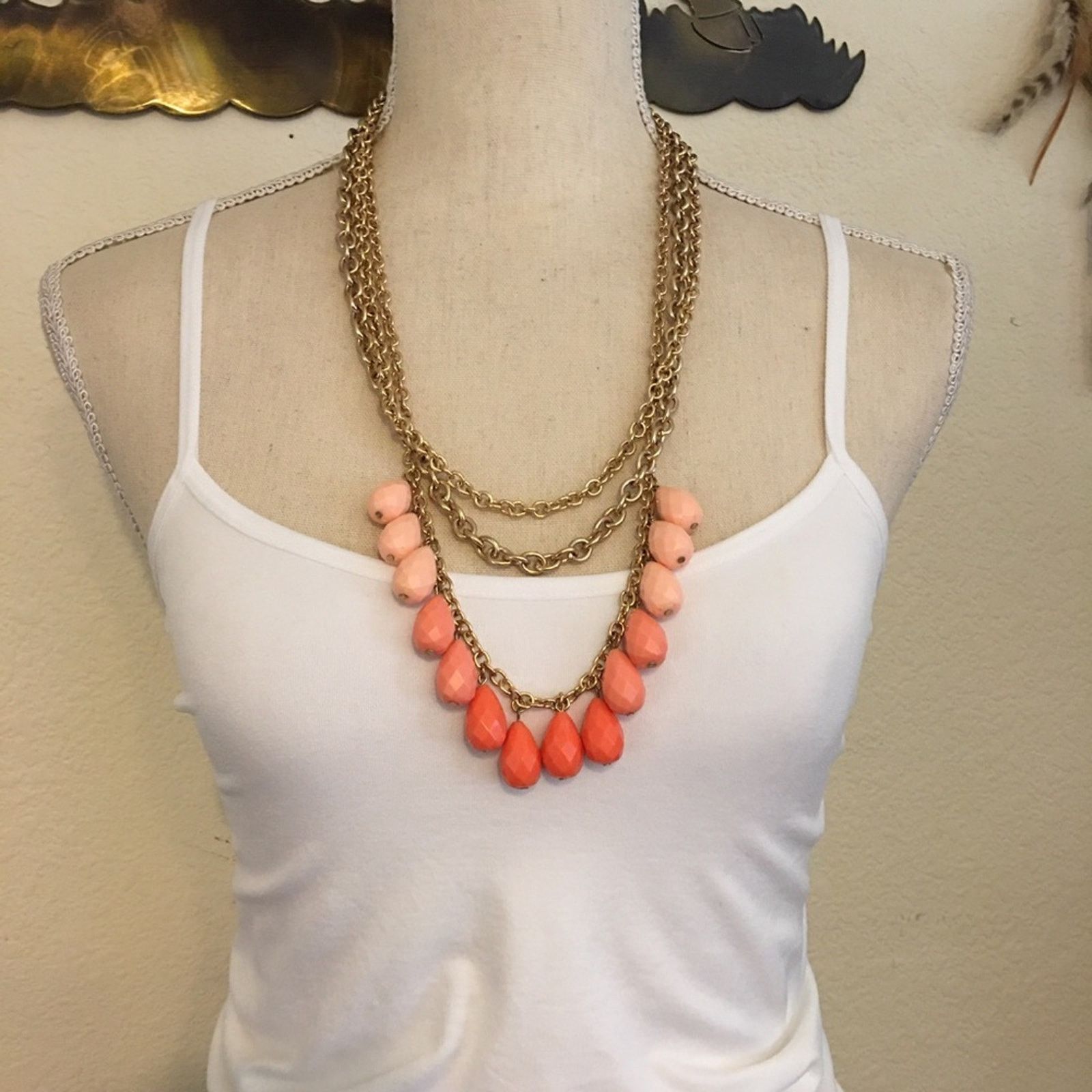 Vintage Vintage peach chandelier gold tone chain necklace Size ONE SIZE - 1 Thumbnail