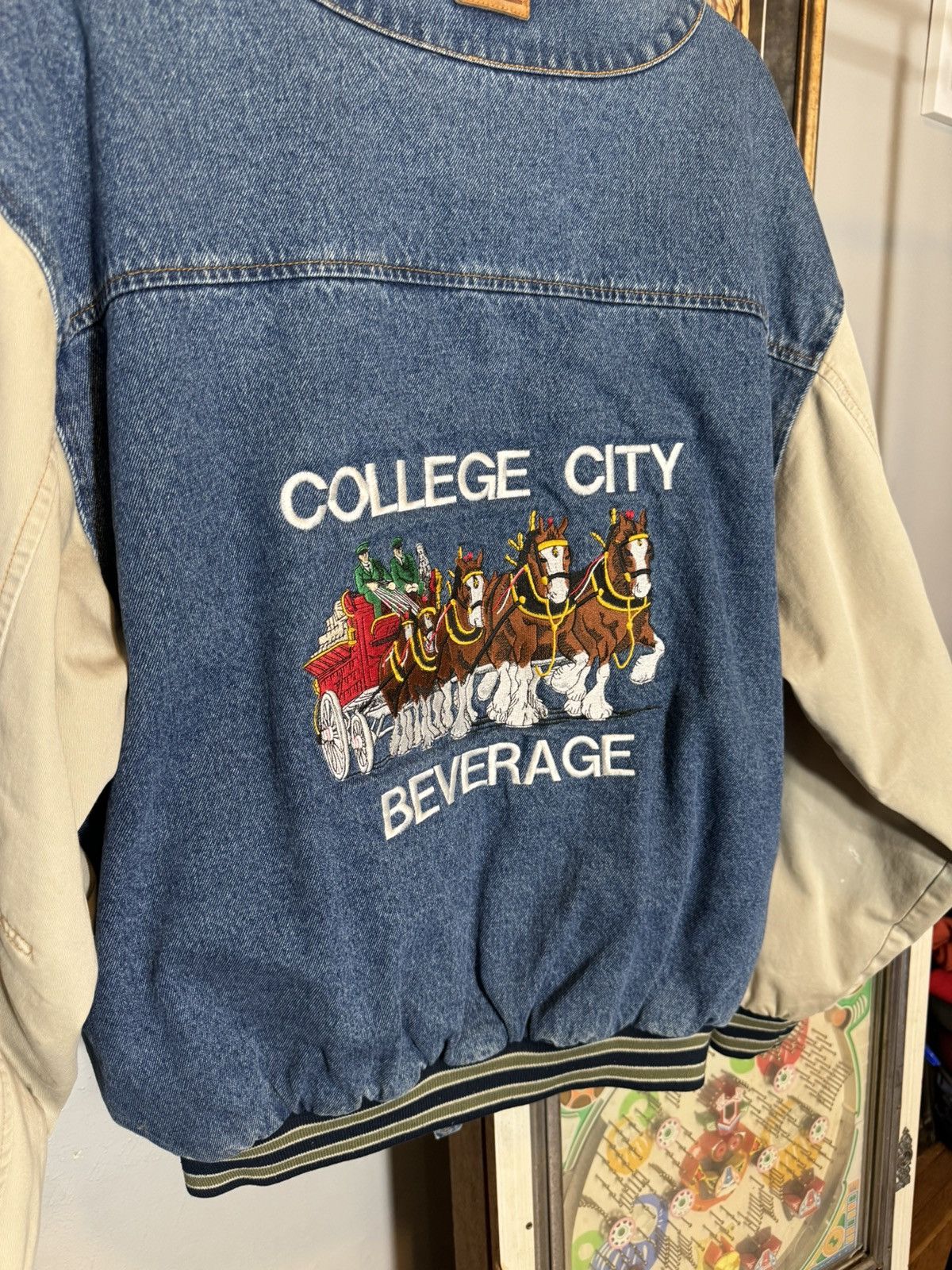 Vintage Vintage College City Beverage Two Tone Denim Jacket Size US L / EU 52-54 / 3 - 8 Thumbnail
