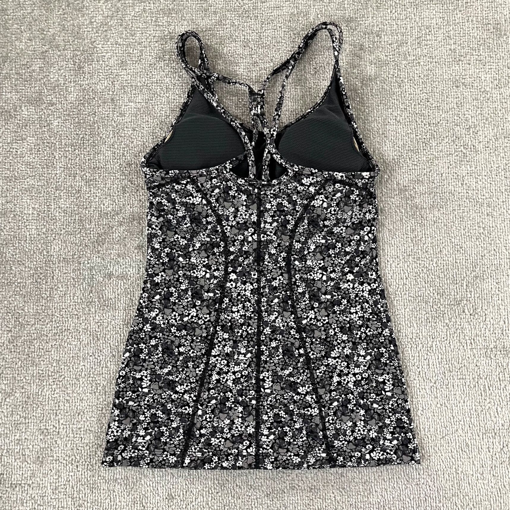 Athleta Athleta Shirt Women XXS Black Ditsy Floral Tank Top Padded Bra Yoga Gym Running Active Size XXS / US 00 / IT 34 - 2 Thumbnail