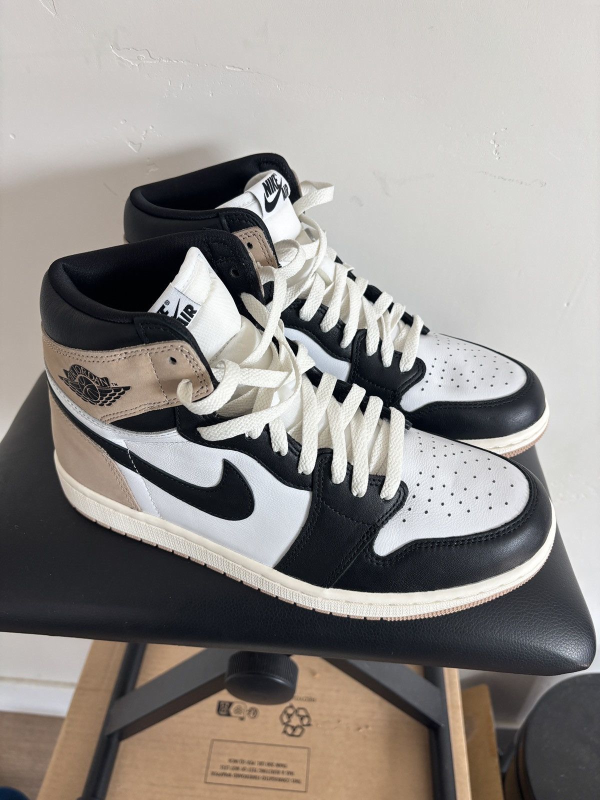 Jordan 1 Retro High OG “Latte”