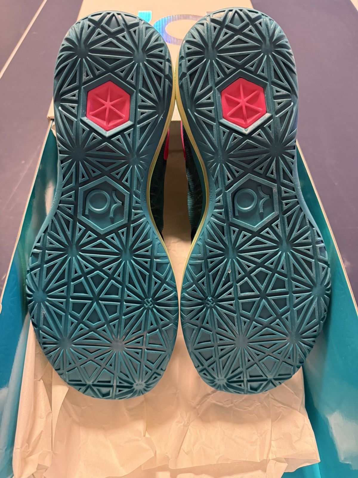 Nike Nike KD 6 Elite “Hero Pack” size 10.5 - Brand new in Box Size US 10.5 / EU 43-44 - 3 Thumbnail