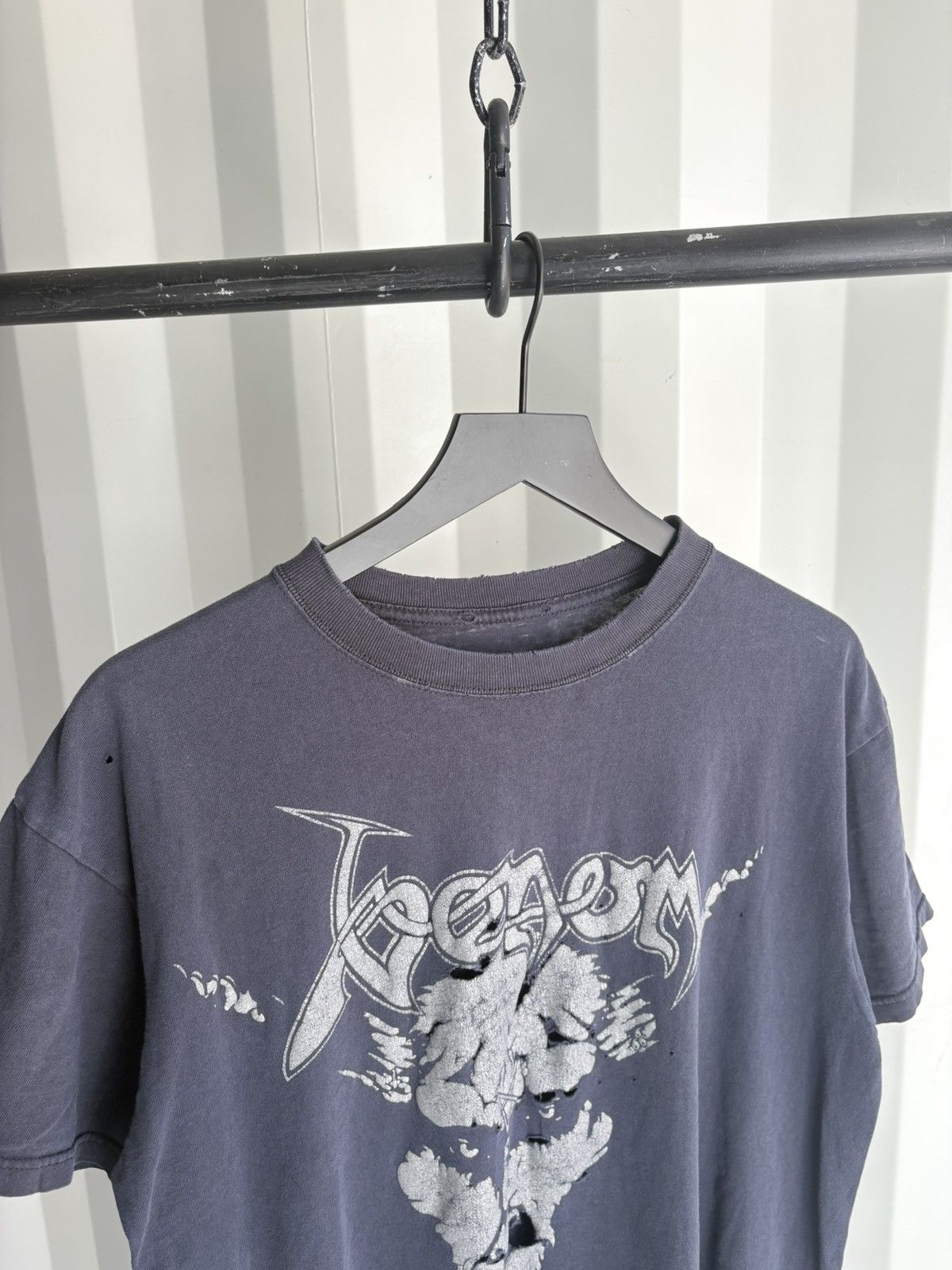 Band Tees Vintage Venom Black Metal Shirt Faded Distressed GRUNGE Size US XL / EU 56 / 4 - 5 Thumbnail