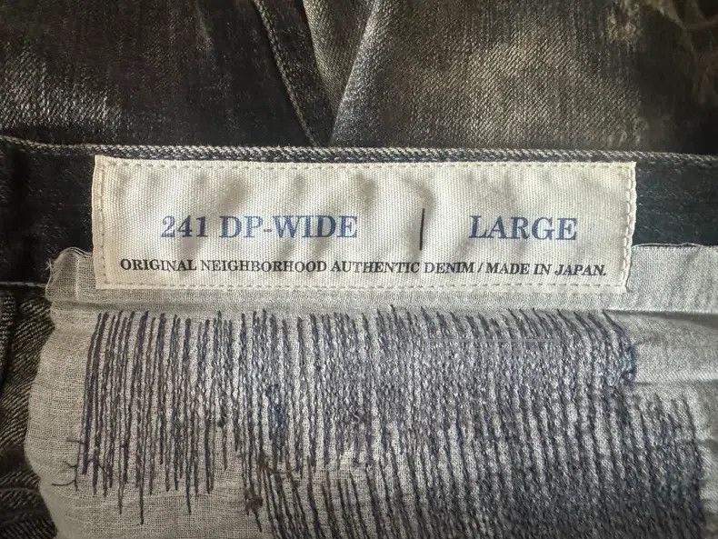 Neighborhood Neighborhood size L Jeans Size US 27 - 4 Thumbnail