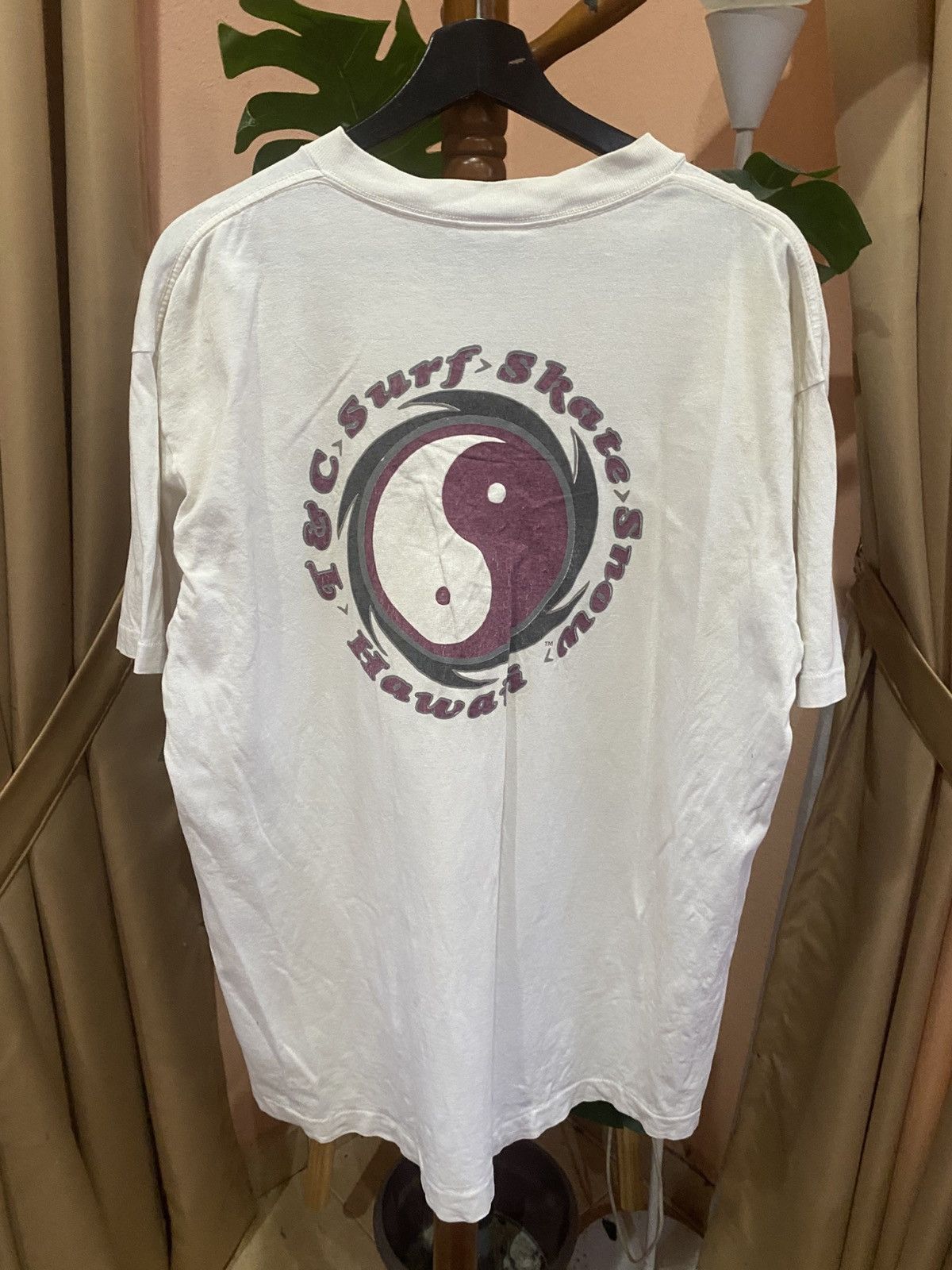 Other Vintage T&C Surf Designs Yin Yang Logo White T-Shirt in USA Size US XL / EU 56 / 4 - 1 Thumbnail