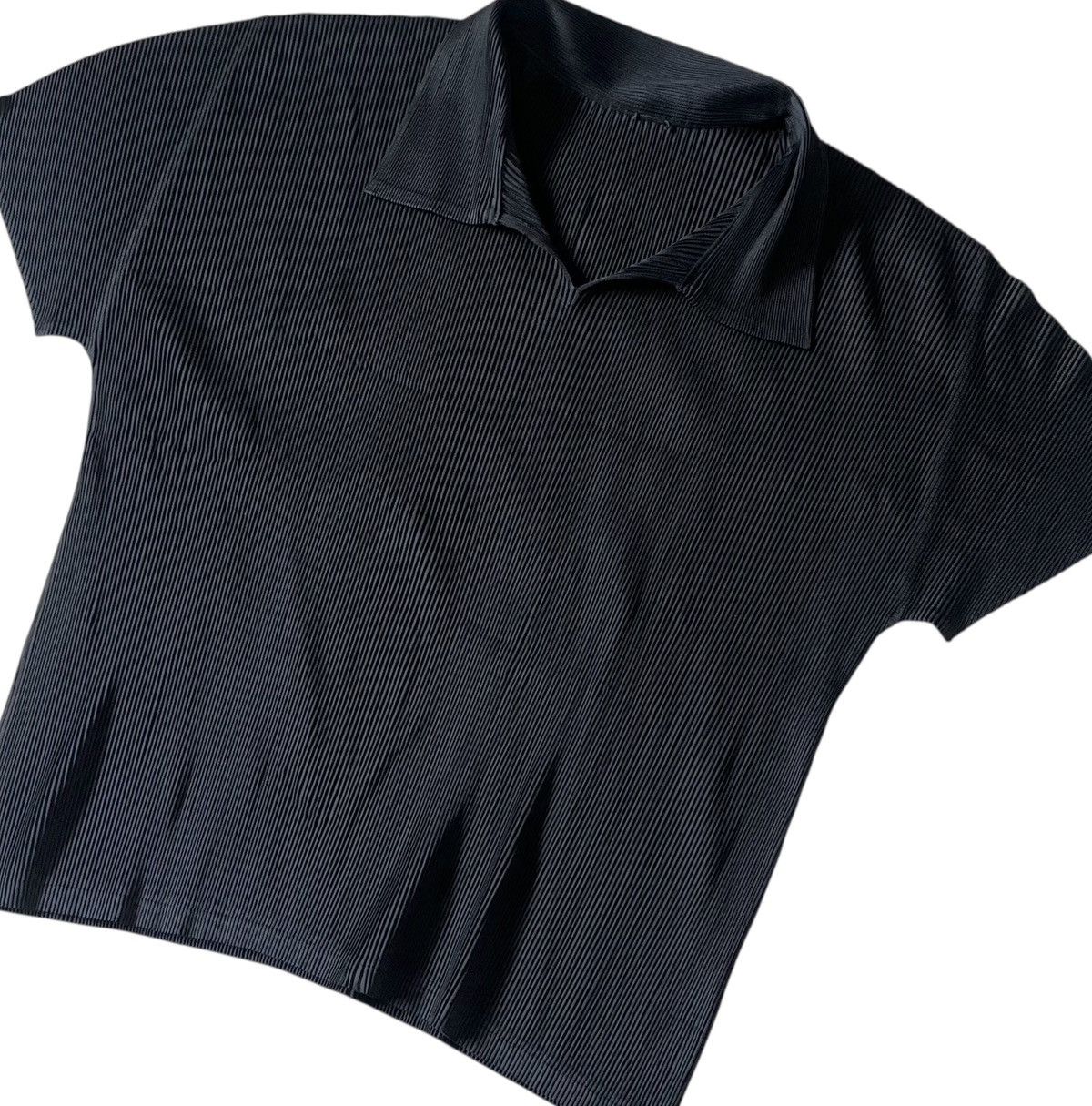Pleats Please Issey Miyake TAX FREE 🇺🇸 issey miyake pleats please black boxy polo shirt Size S / US 4 / IT 40 - 3 Thumbnail