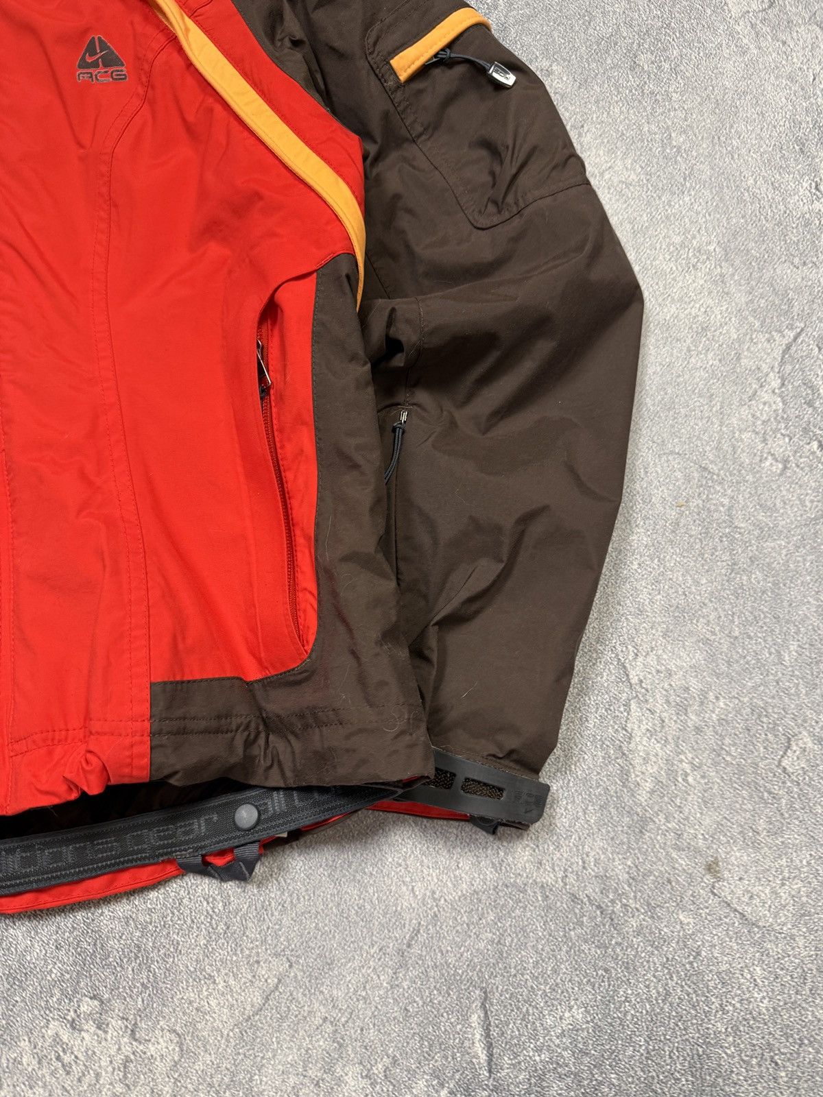 Nike Nike ACG Jacket Red Windbreaker Rain Coat 3 Outer Layer Fit Size S / US 4 / IT 40 - 5 Thumbnail
