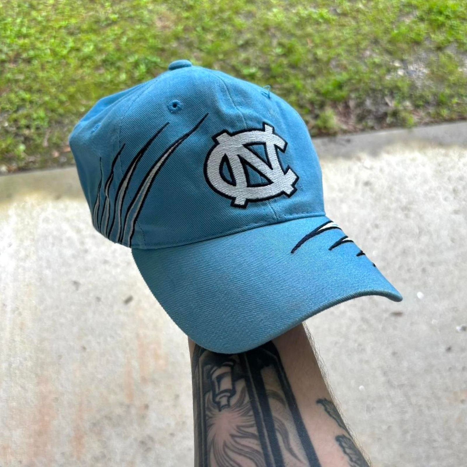 Vintage Vintage Y2K University of North Carolina Tar Heels Hat Size ONE SIZE - 1 Thumbnail
