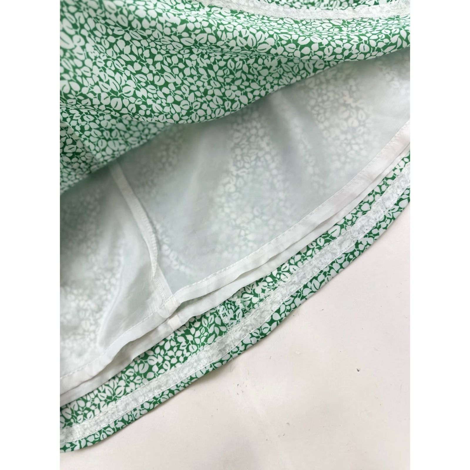 Vintage VINTAGE J.H Collectibles Skirt Women’s 2 Midi Green Leaves Polyester EUC Union Made Size 26" / US 2 / IT 38 - 4 Thumbnail