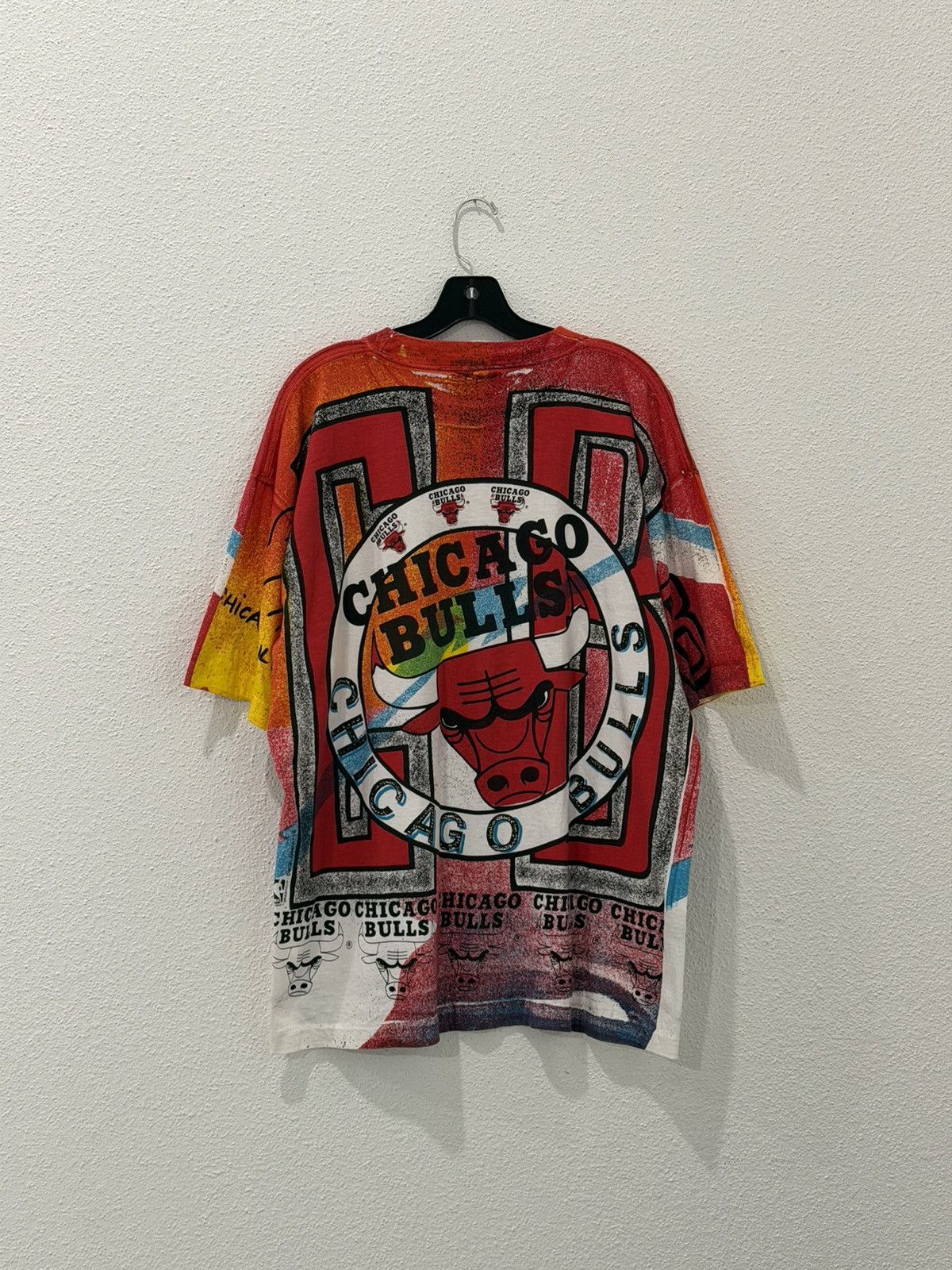 NBA Vintage 90s NBA Chicago Bulls Magic Johnson T’s AOP Sz Large Size US L / EU 52-54 / 3 - 3 Thumbnail