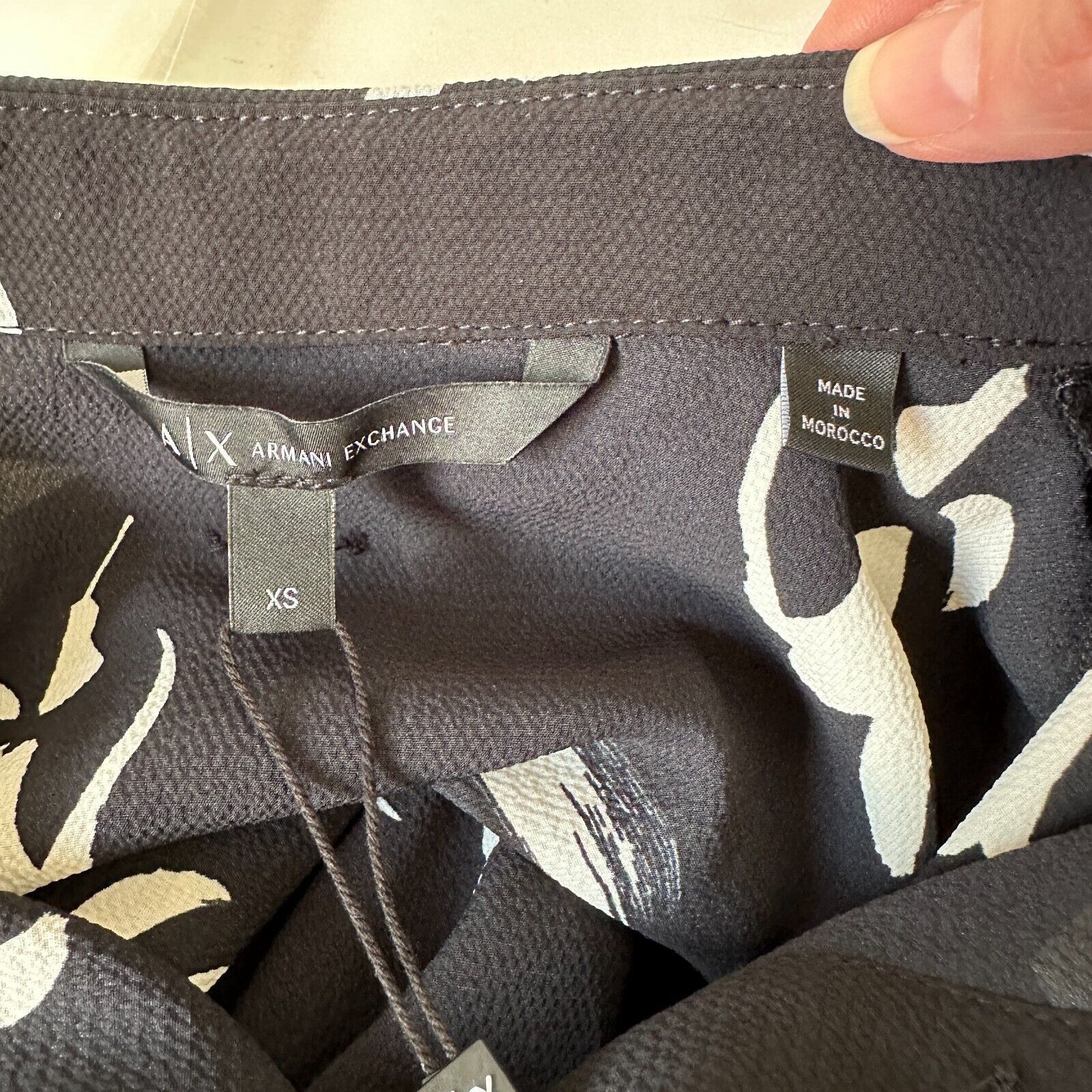 Armani Exchange NWT Armani Exchange Black White Floral Long Sleeve Button XS Size XS / US 0-2 / IT 36-38 - 7 Thumbnail