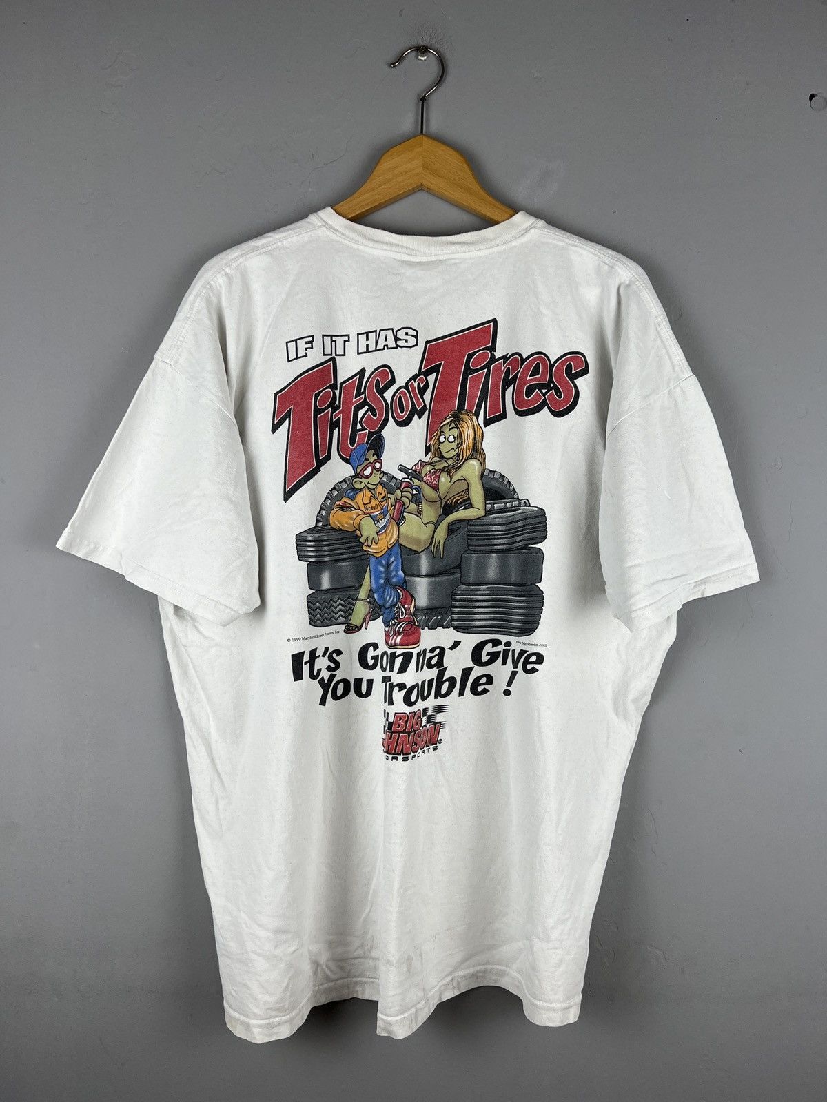 Vintage Vintage 1999 TITS or TIRES Big Johnson motorsports tee Size US XXL / EU 58 / 5 - 1 Thumbnail