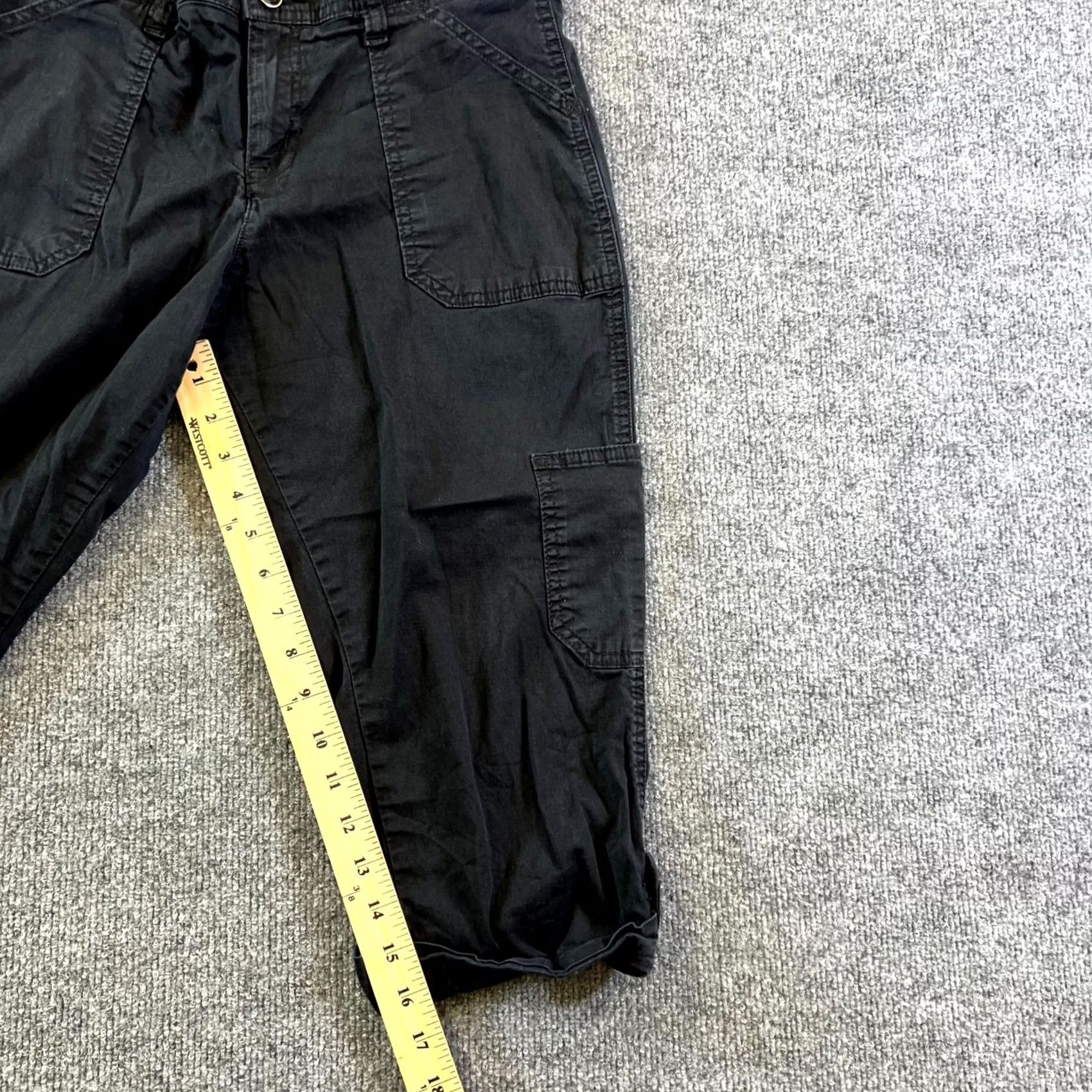 Lee Lee Cargo Capri Pants Womens 8 Black Mid Rise Relaxed Fit Crop Capris Pockets Jeans Cotton Spandex Dry Clean No N/A Size 30" / US 8 / IT 44 - 4 Thumbnail
