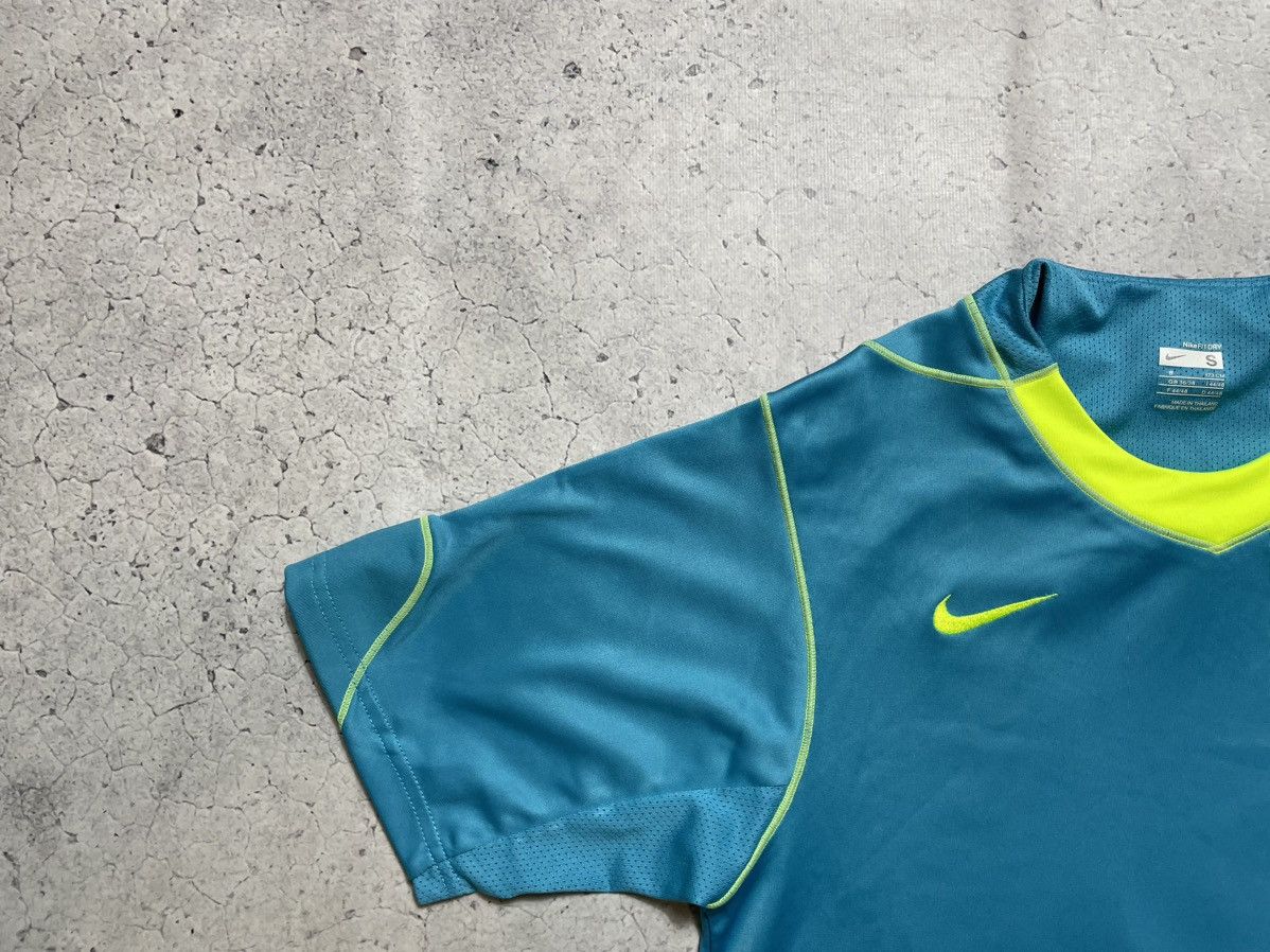 Nike Vintage Nike FC Barcelona Training Football Shirt Blokecore Size US S / EU 44-46 / 1 - 4 Thumbnail