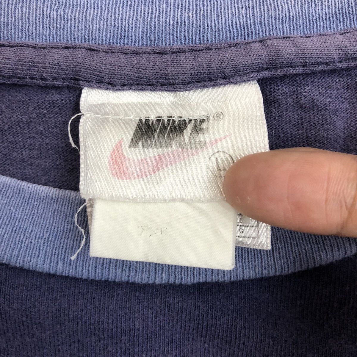 Nike × Vintage Vintage 90s NIKE T- Shirt Streetwear Size US L / EU 52-54 / 3 - 4 Thumbnail