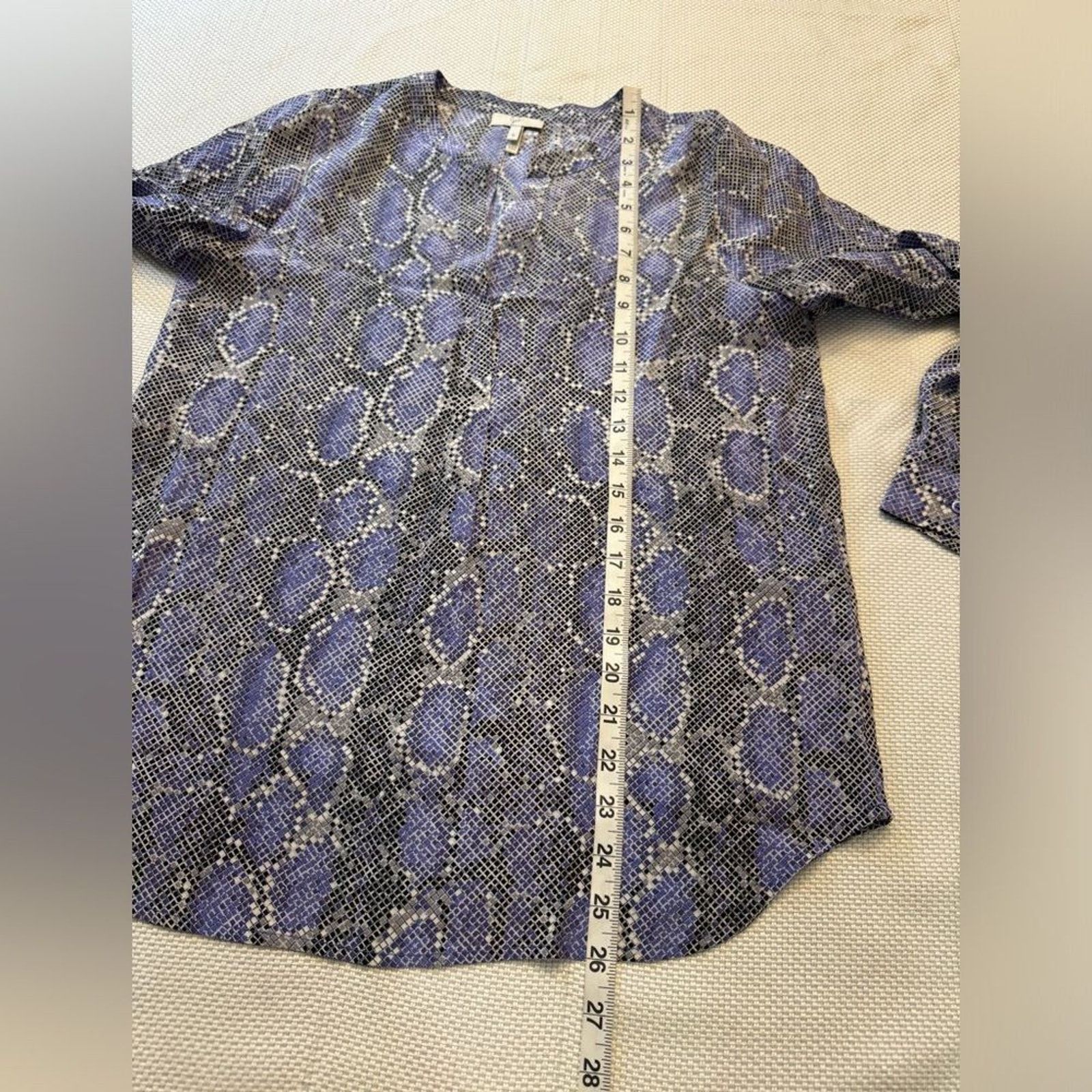 Joie Beautiful lavender snake print silk blouse by joie in size S Size S / US 4 / IT 40 - 7 Thumbnail