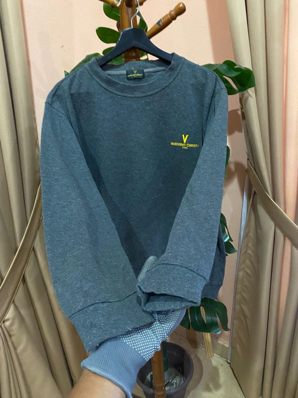 Vintage VINTAGE VALENTINO CHRISTY SWEATSHIRT Size US L / EU 52-54 / 3 - 6 Thumbnail